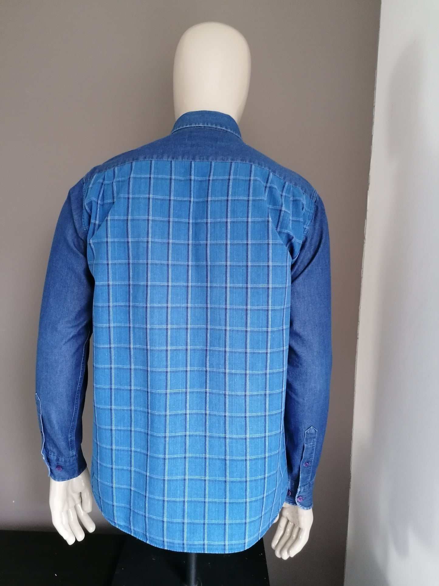 Galeries Lafayette Shirt. Motif de damier bleu. Taille M.