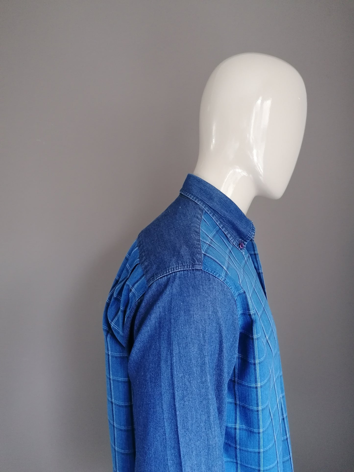 Galeries Lafayette Shirt. Motif de damier bleu. Taille M.