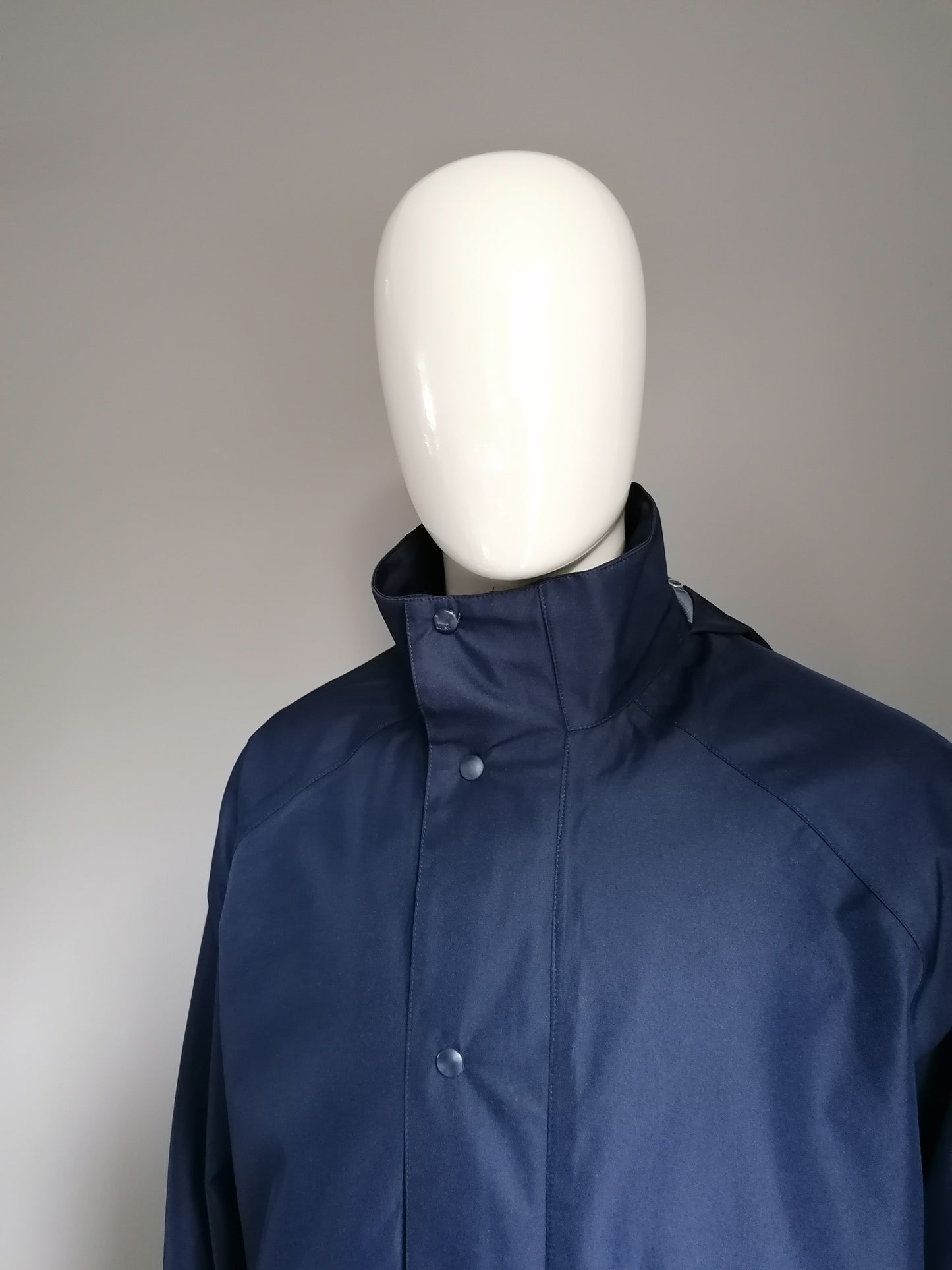 Fesca half-long summer jacket. Dark blue colored. Size XL