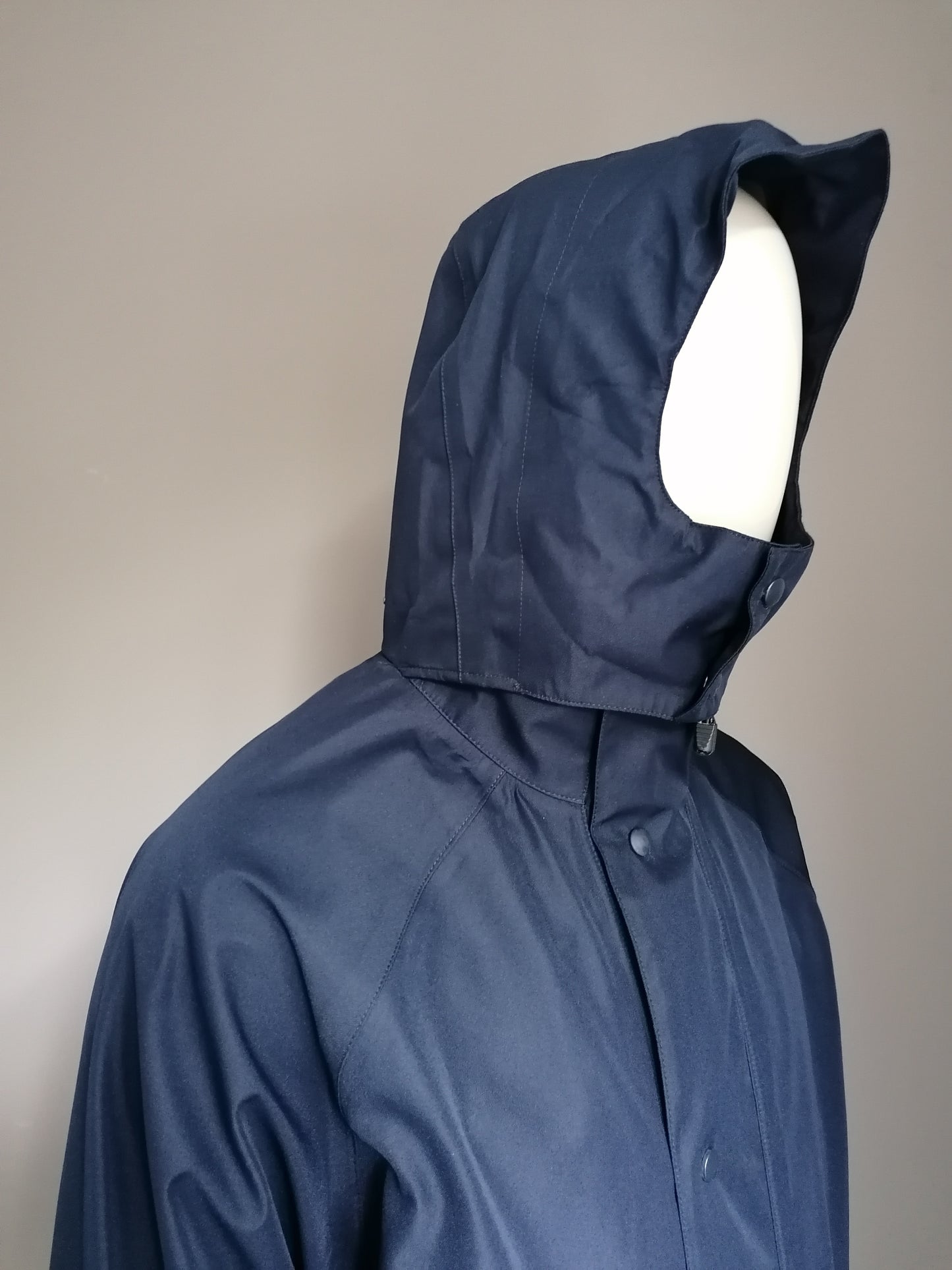 Fesca half-long summer jacket. Dark blue colored. Size XL