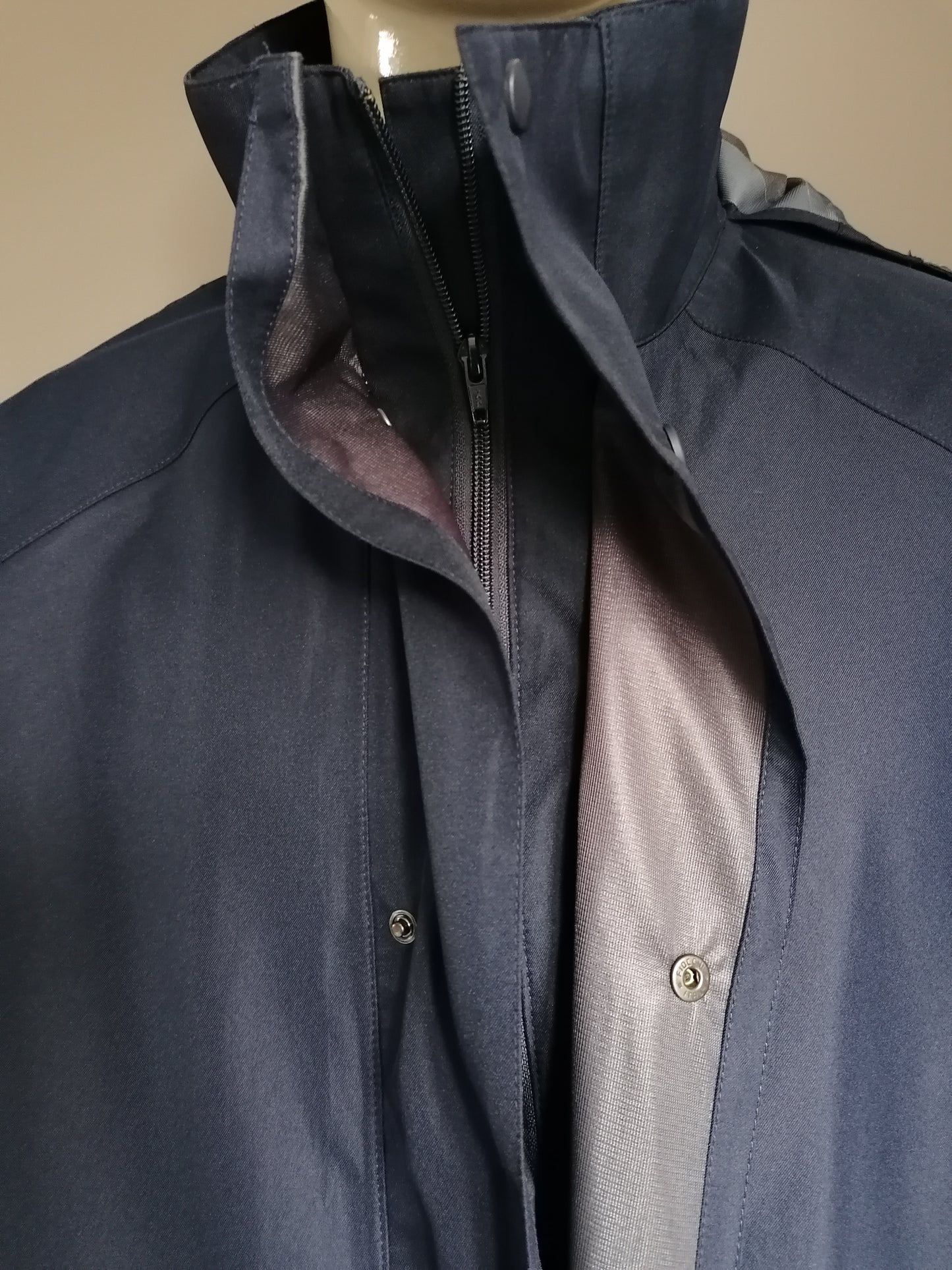 Fesca half-long summer jacket. Dark blue colored. Size XL