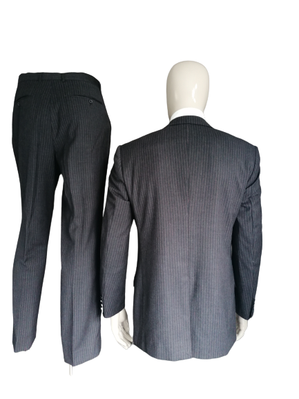 Costume de laine LIV. Gris foncé / brun rayé. Taille 52