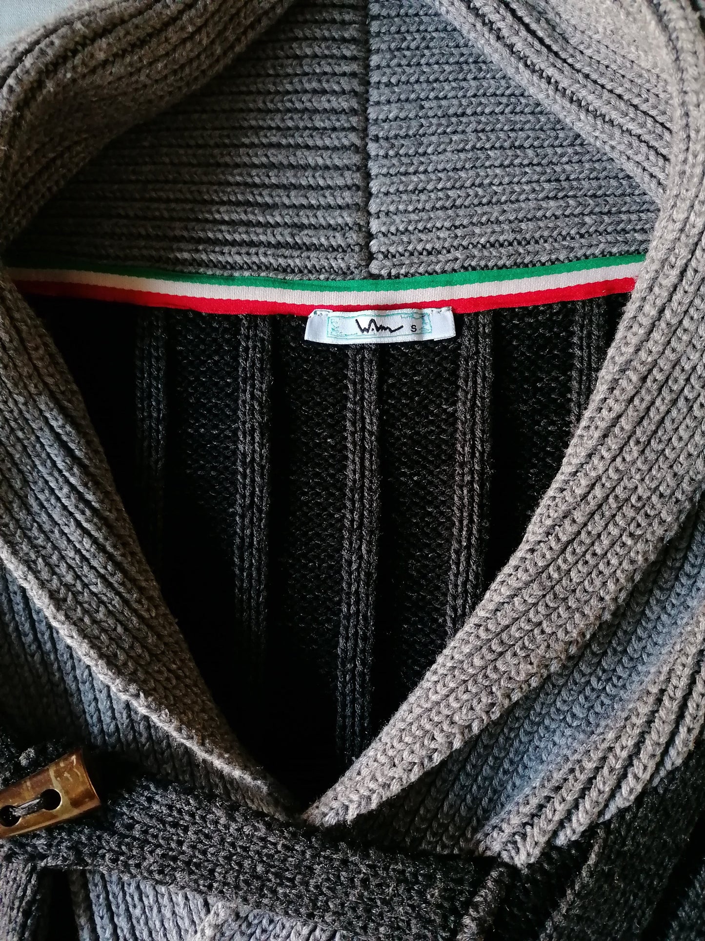 WAM Denim vest met knopen. Grijs gekleurd. Maat S.