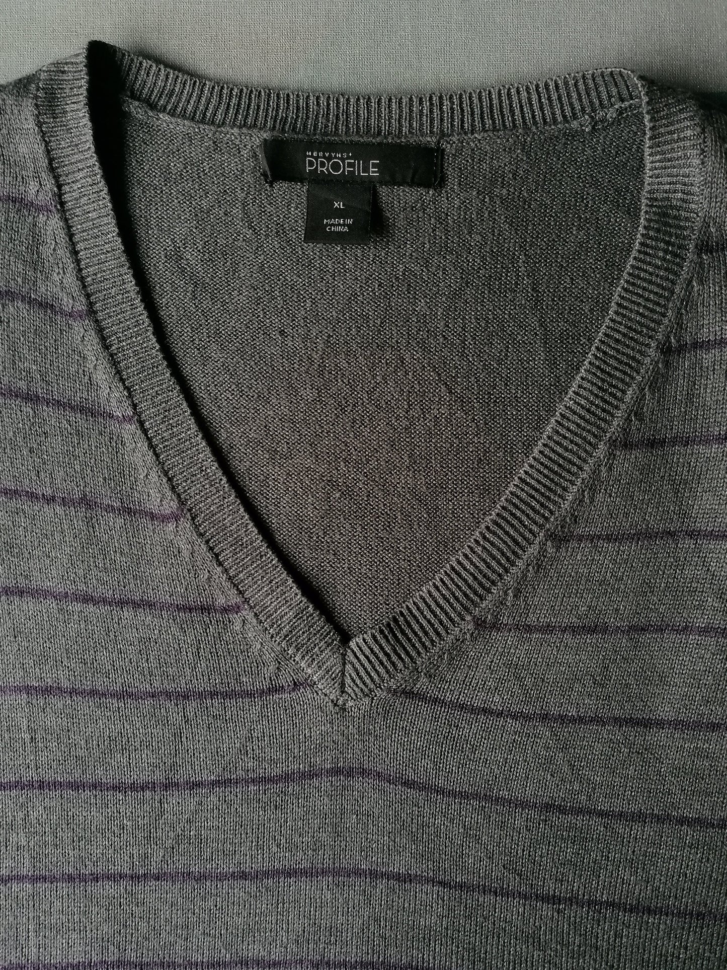Profilo di Mervins Spencer / Slip Over. Grigio viola a strisce. Dimensione XL.