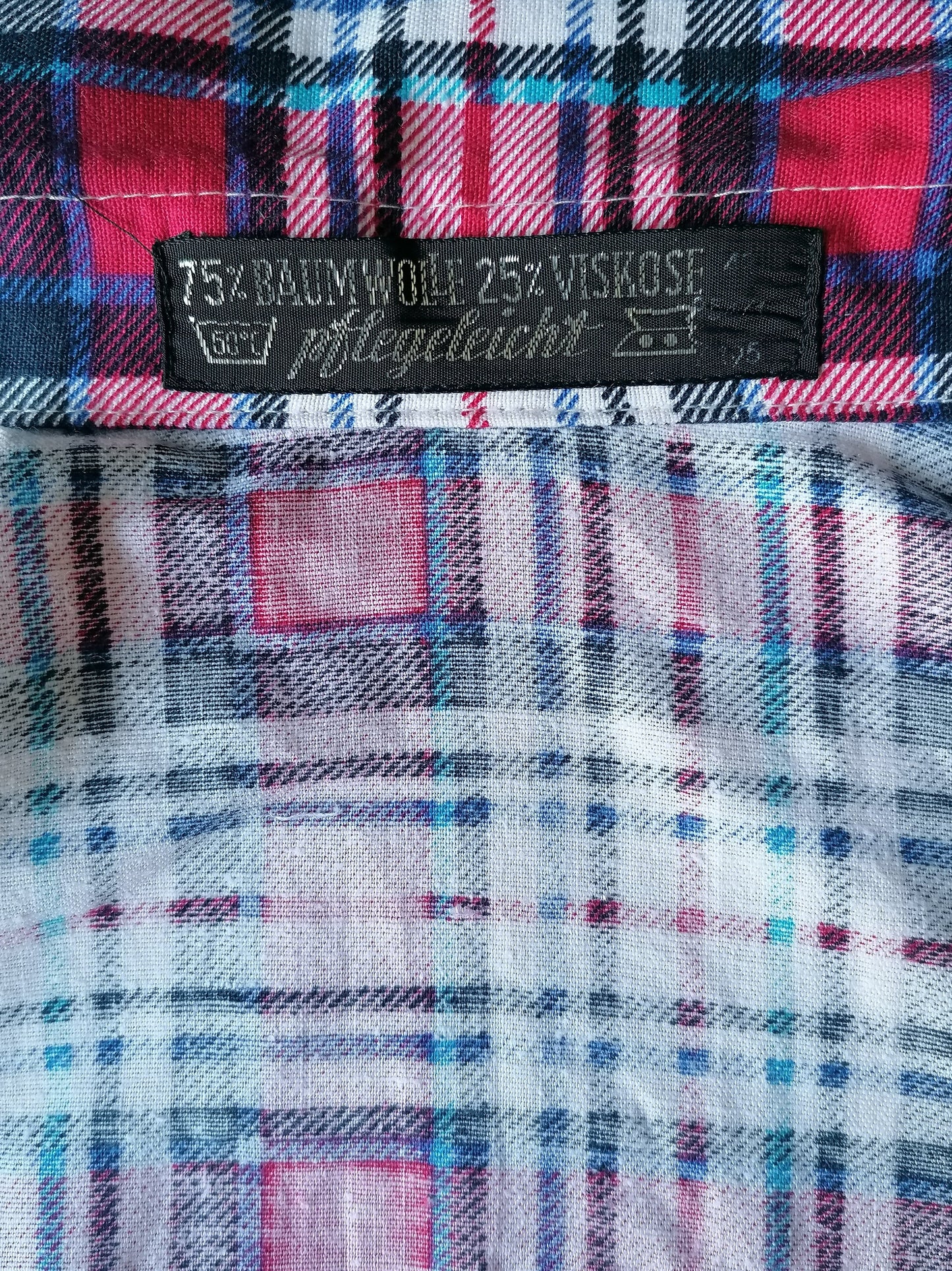 Vintage 70er Jahre Hemd. Rosa blau schwarz kariert. Größe L 25% Viskose & 75% Baumwolle