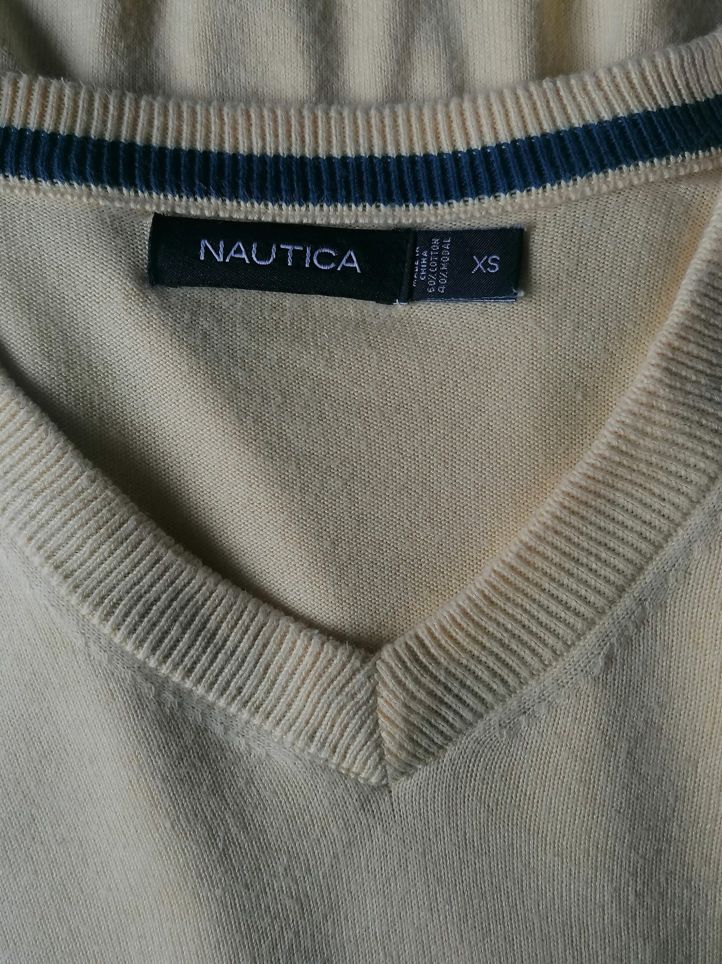 Nautica-Pullover mit V-Ausschnitt. Gelb gefärbt. Größe xs.