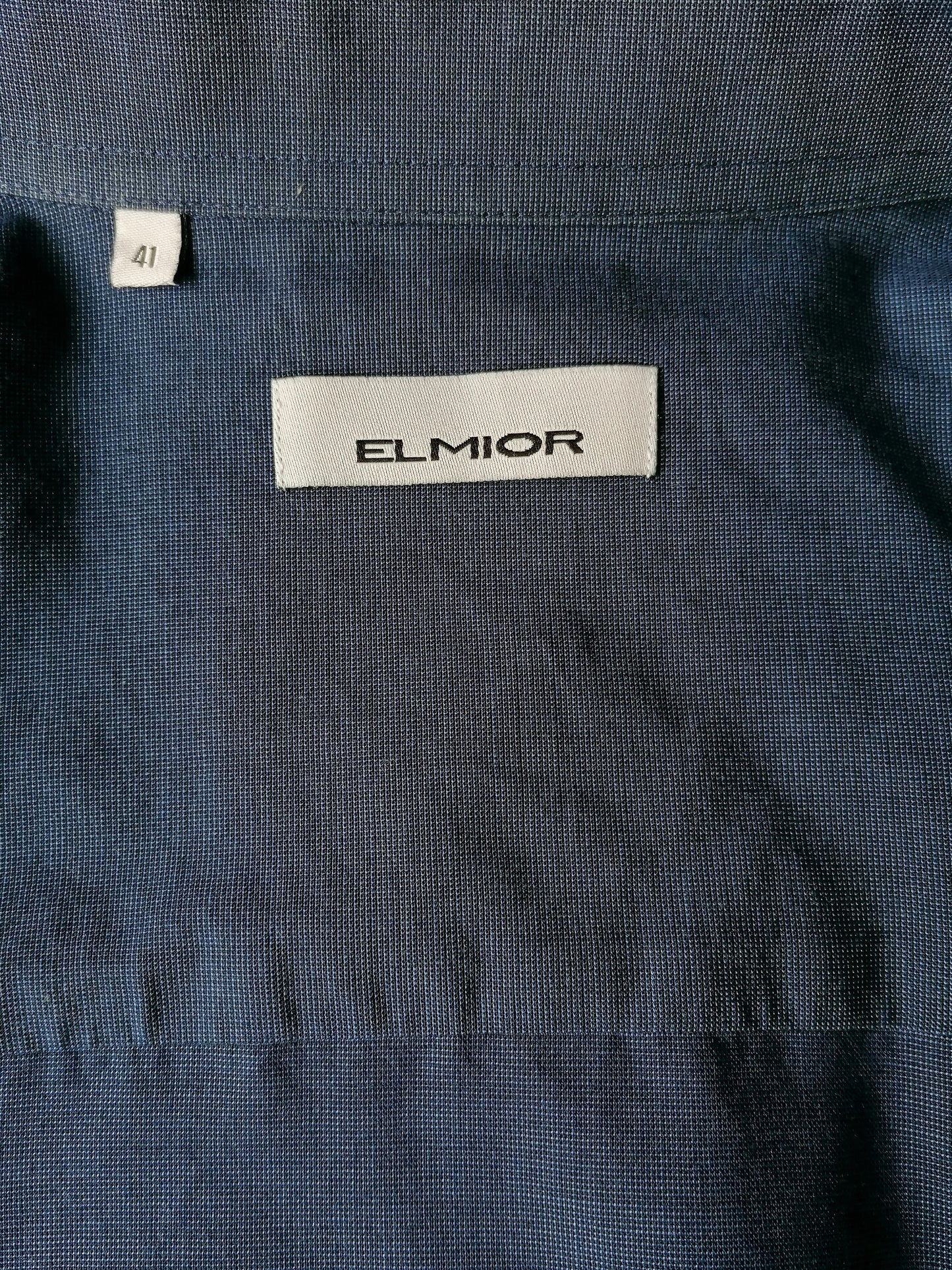Camicia Elmior. Colorato blu scuro. Dimensione 41 / L.