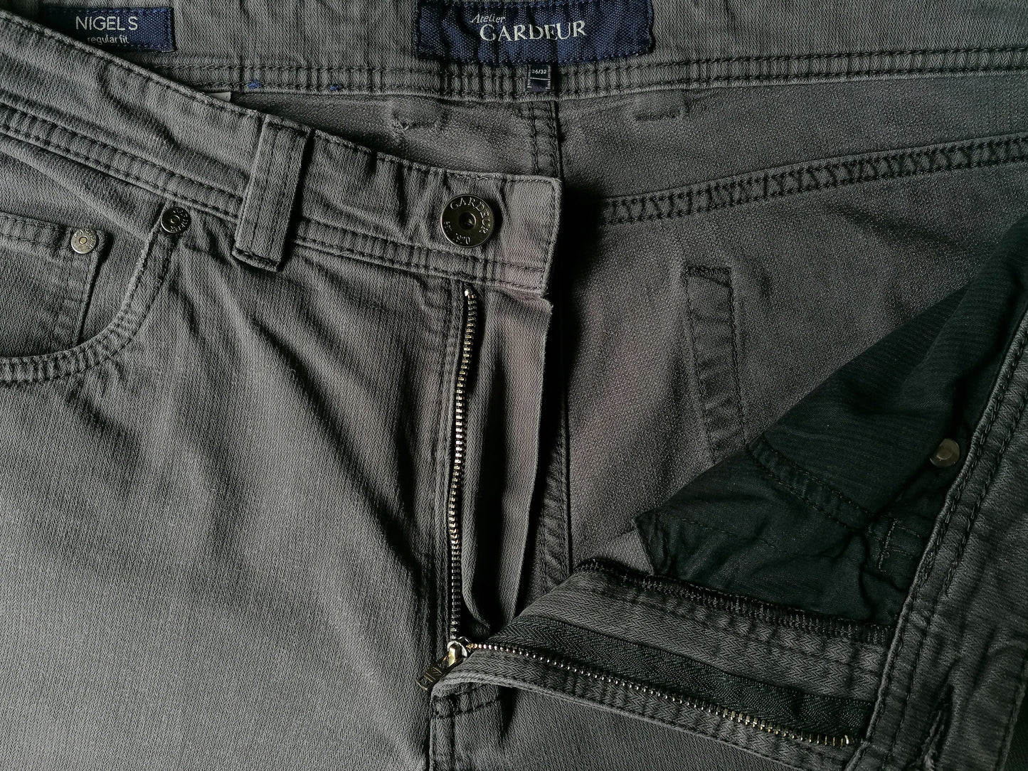 Gardeur pants. Dark gray striped. Size W36 - L28. Nils type. Regular fit. (shortened)