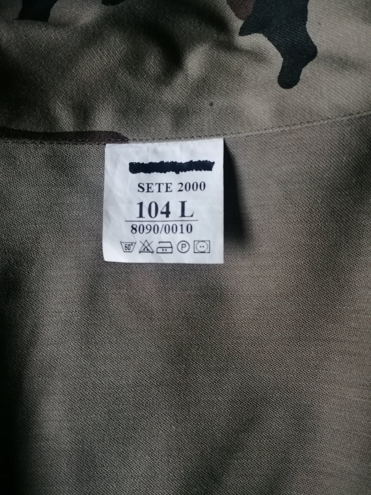 Jack Light dell'esercito / esercito con bottoni. Stampa dell'esercito nero verde marrone. Dimensione L. "2000".