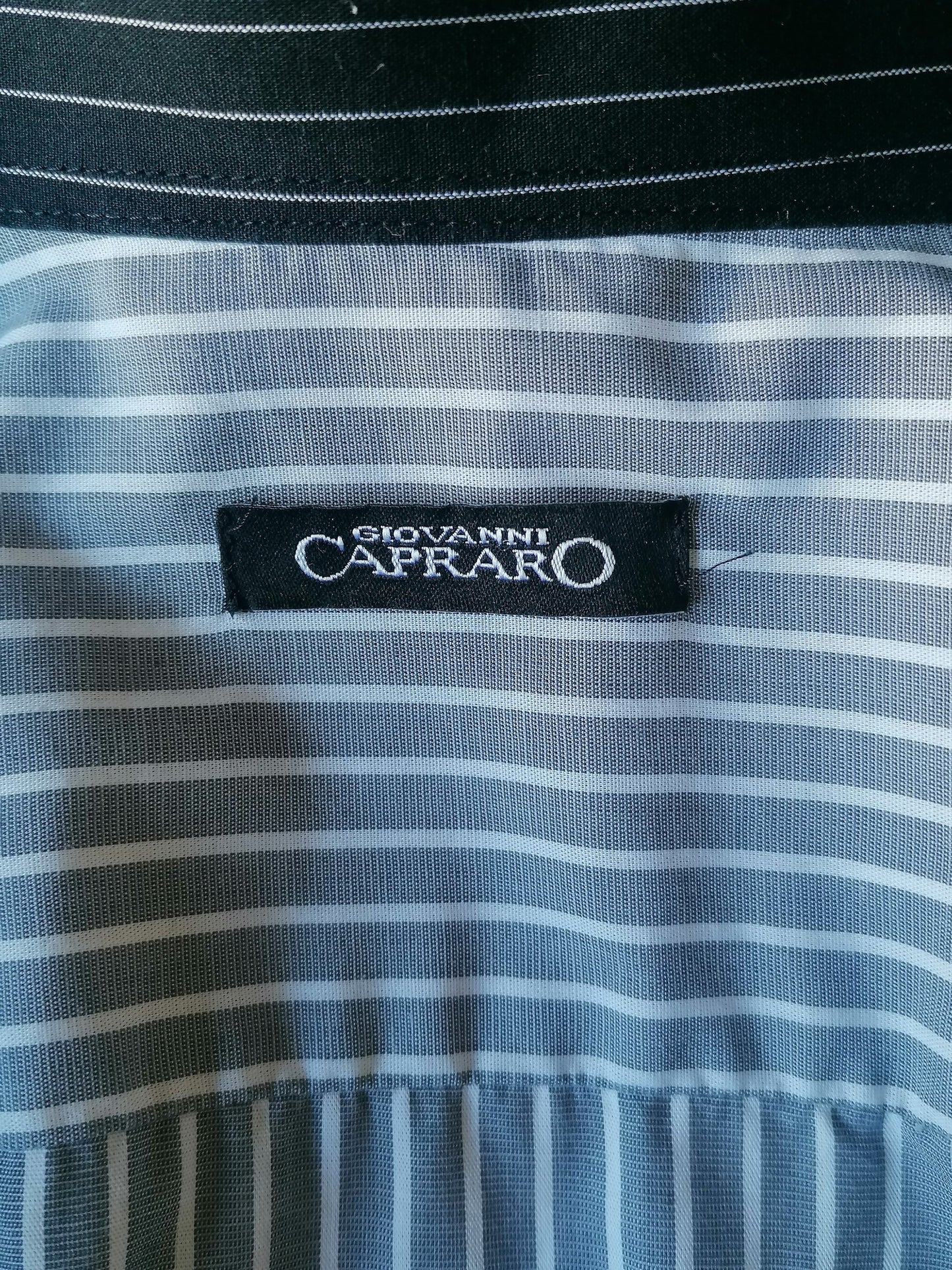 Giovanni Capraro Shirt. Gris blanc rayé. Taille M.