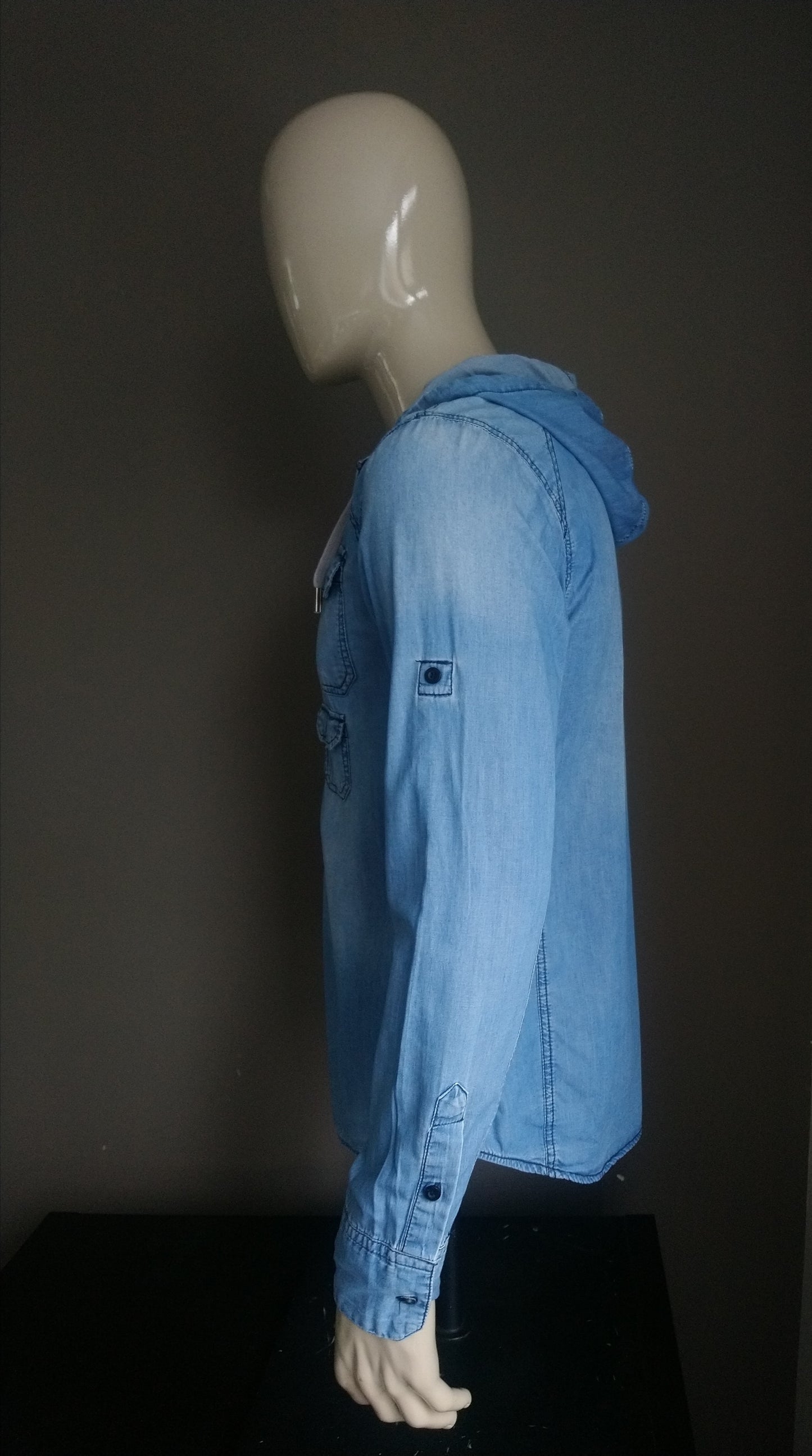 CoolCat shirt with hood. Blue denim. Size L.
