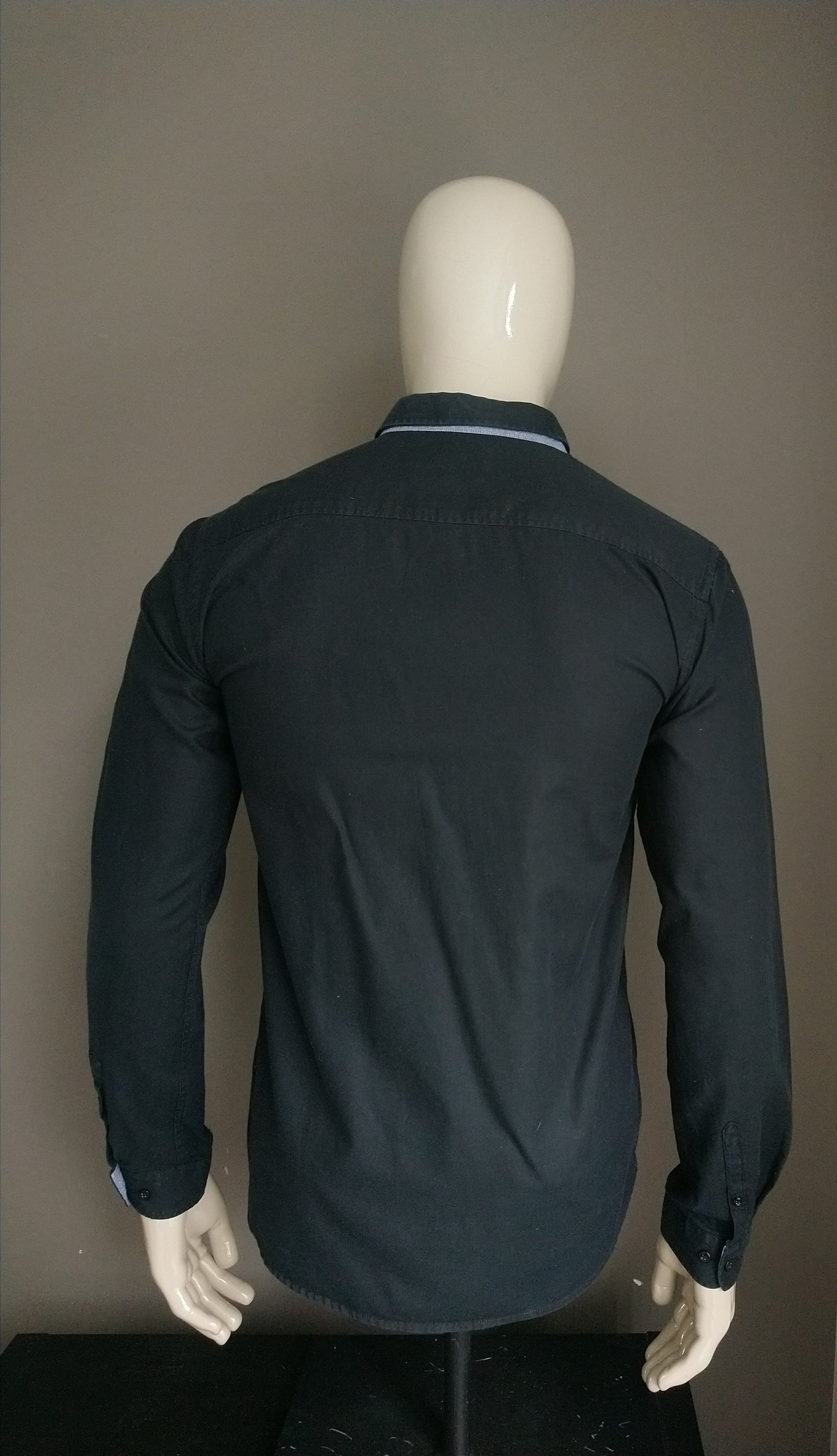 Jack & Jones Premium shirt. Black colored. Size M. Tailored.