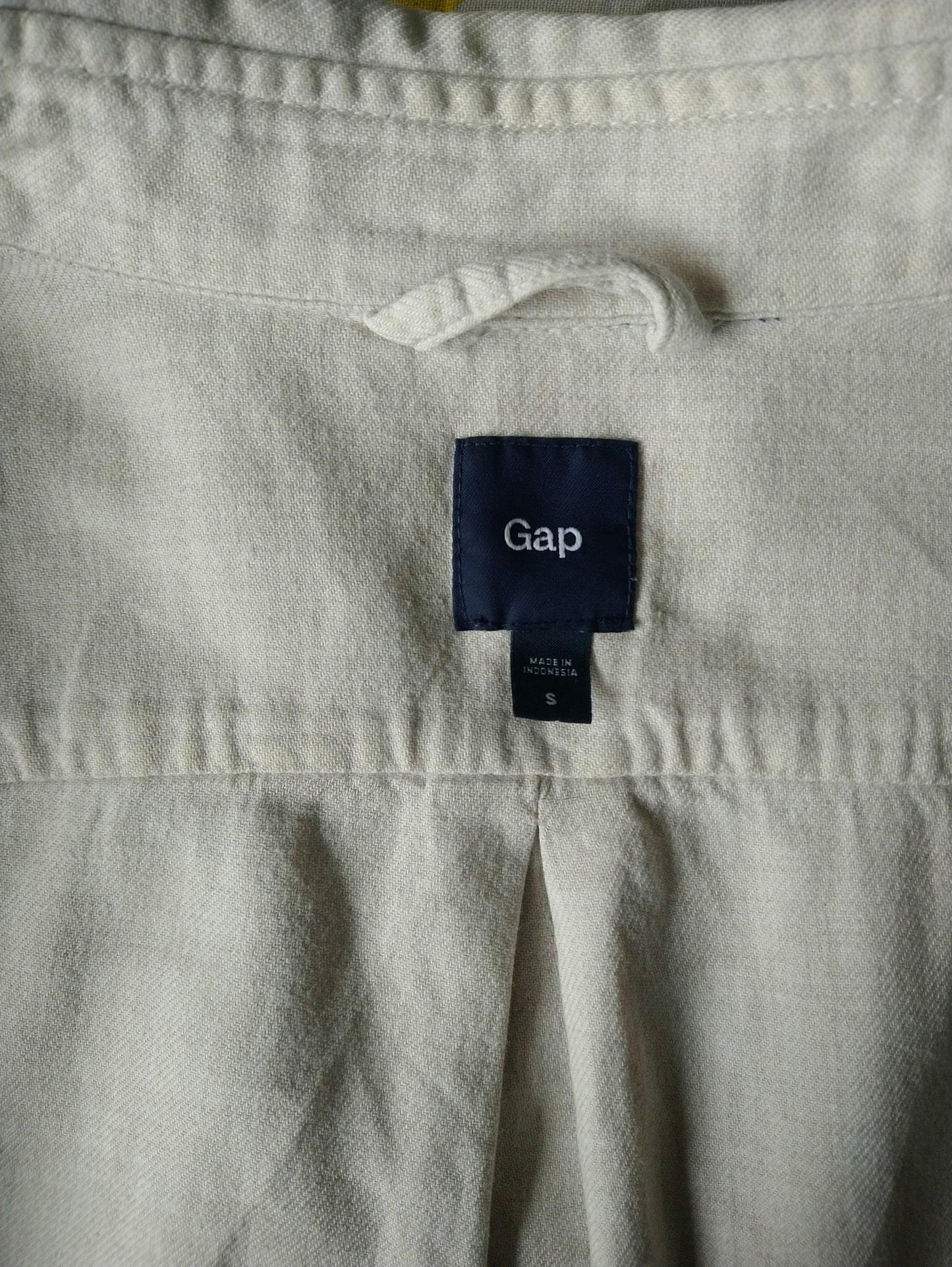Gap shirt. Beige mixed. Size S / M.