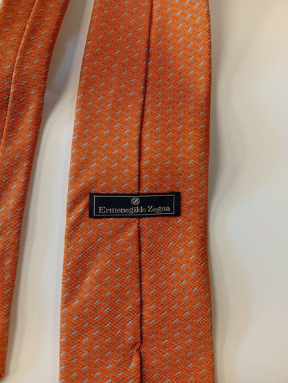 Corbata de seda italiana – naranja cálido – estilo potente y lujoso – Ermenegildo Zegna