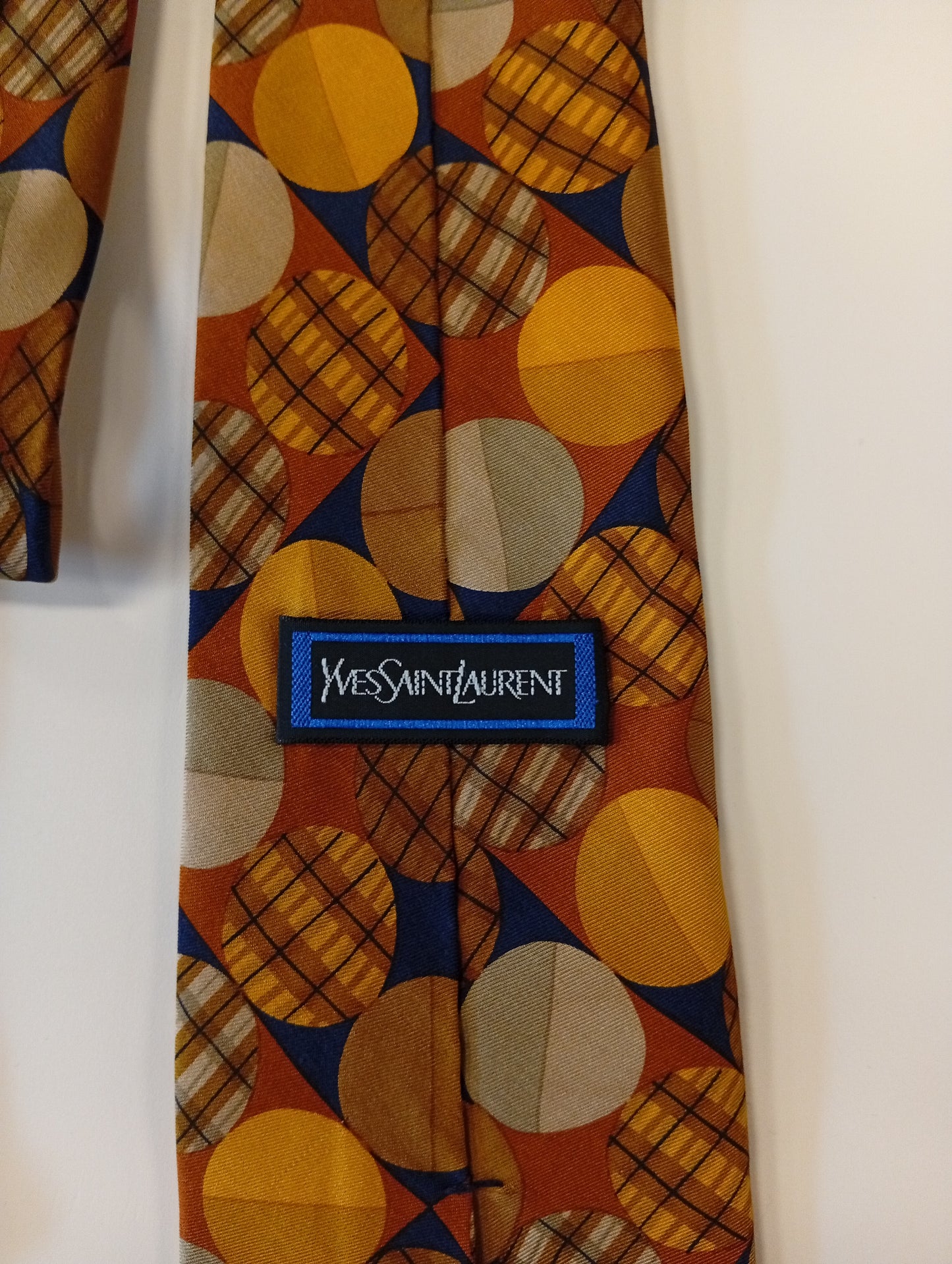 Vintage silk tie – striking pattern – characterful, classic style – Yves Saint Laurent