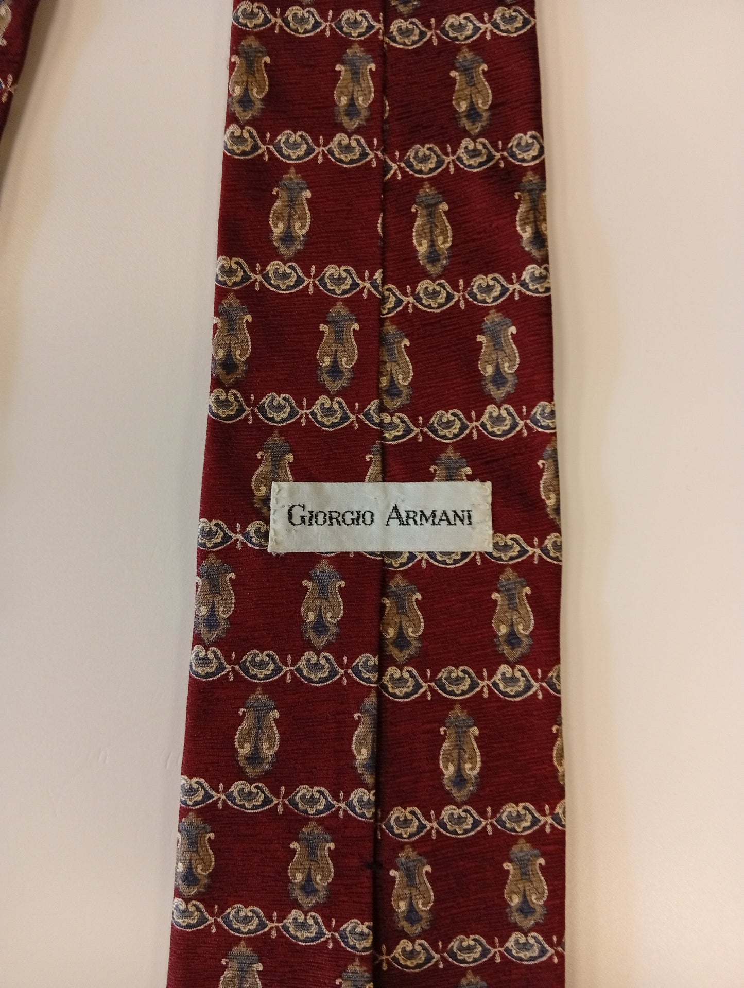 Vintage silk tie – burgundy with pattern – classic luxury – Giorgio Armani