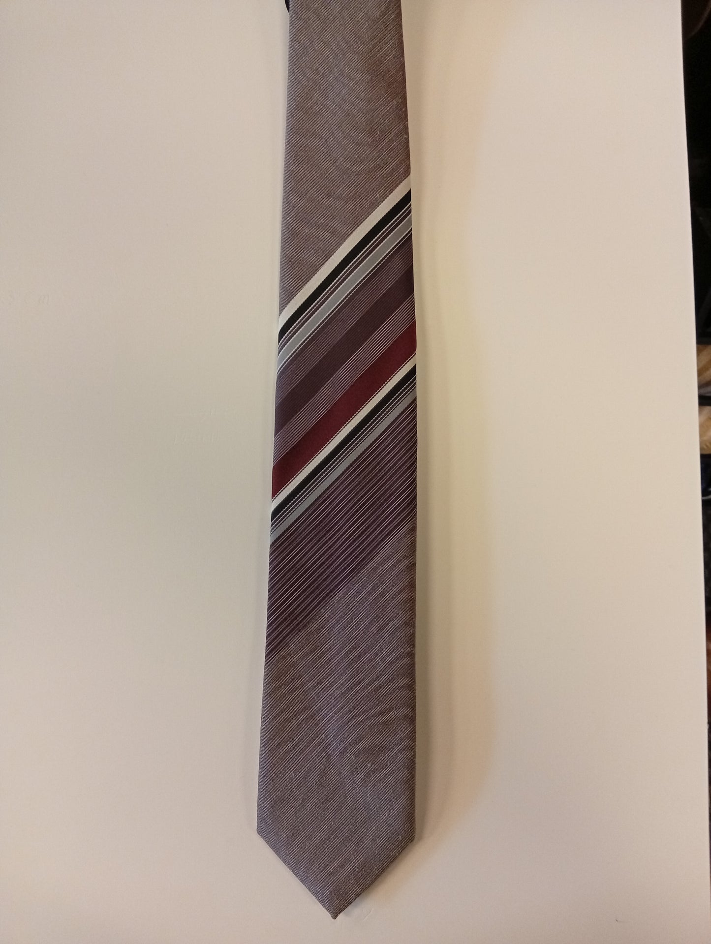 Vintage tie – dark – elegant, classic look – Haute Couture