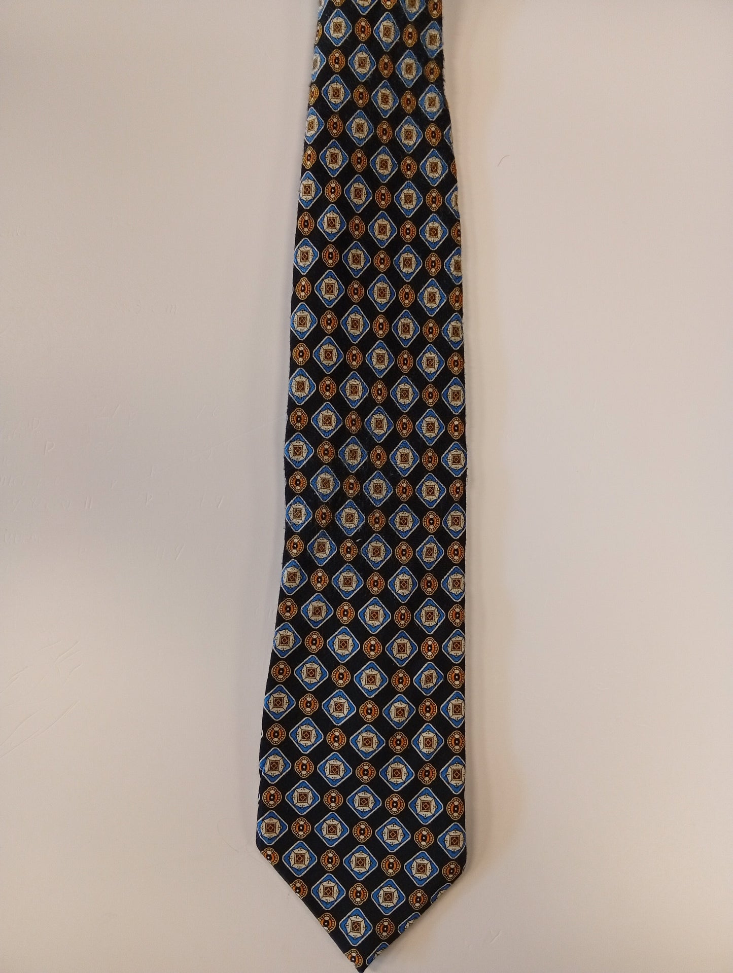 Vintage tie – dark design – quiet retro style – Canda