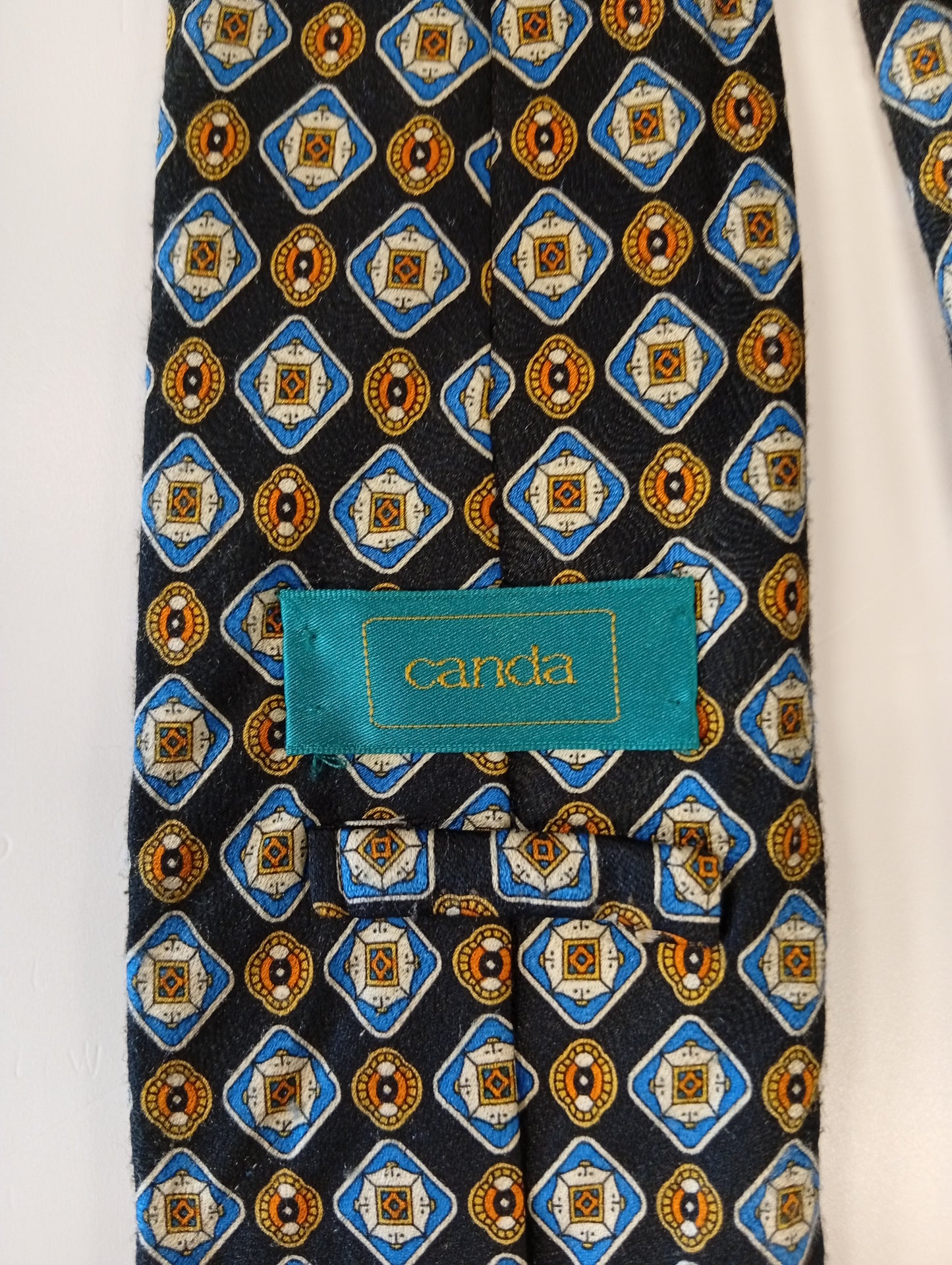 Vintage tie – dark design – quiet retro style – Canda