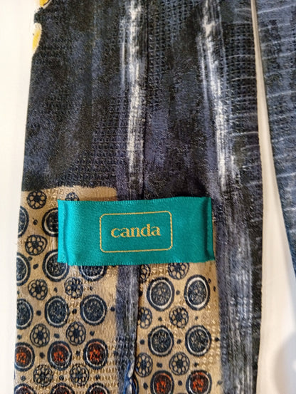 Vintage tie – dark with floral print – distinctly retro style – Canda