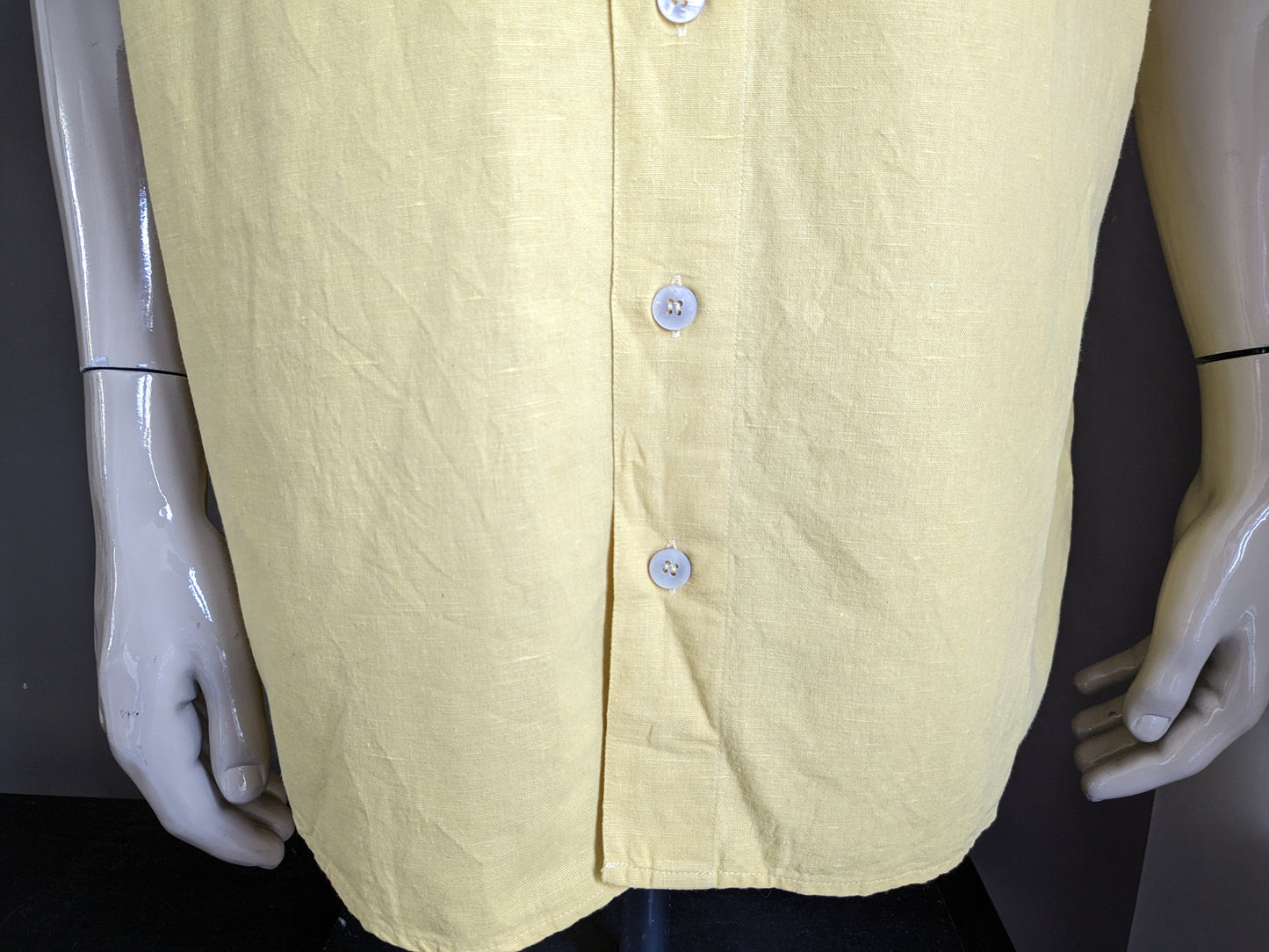Vintage Pohland Exklusiv -Leinenhemd mit größeren Knöpfen. Gelb gefärbt. Größe 2xl / xxl.