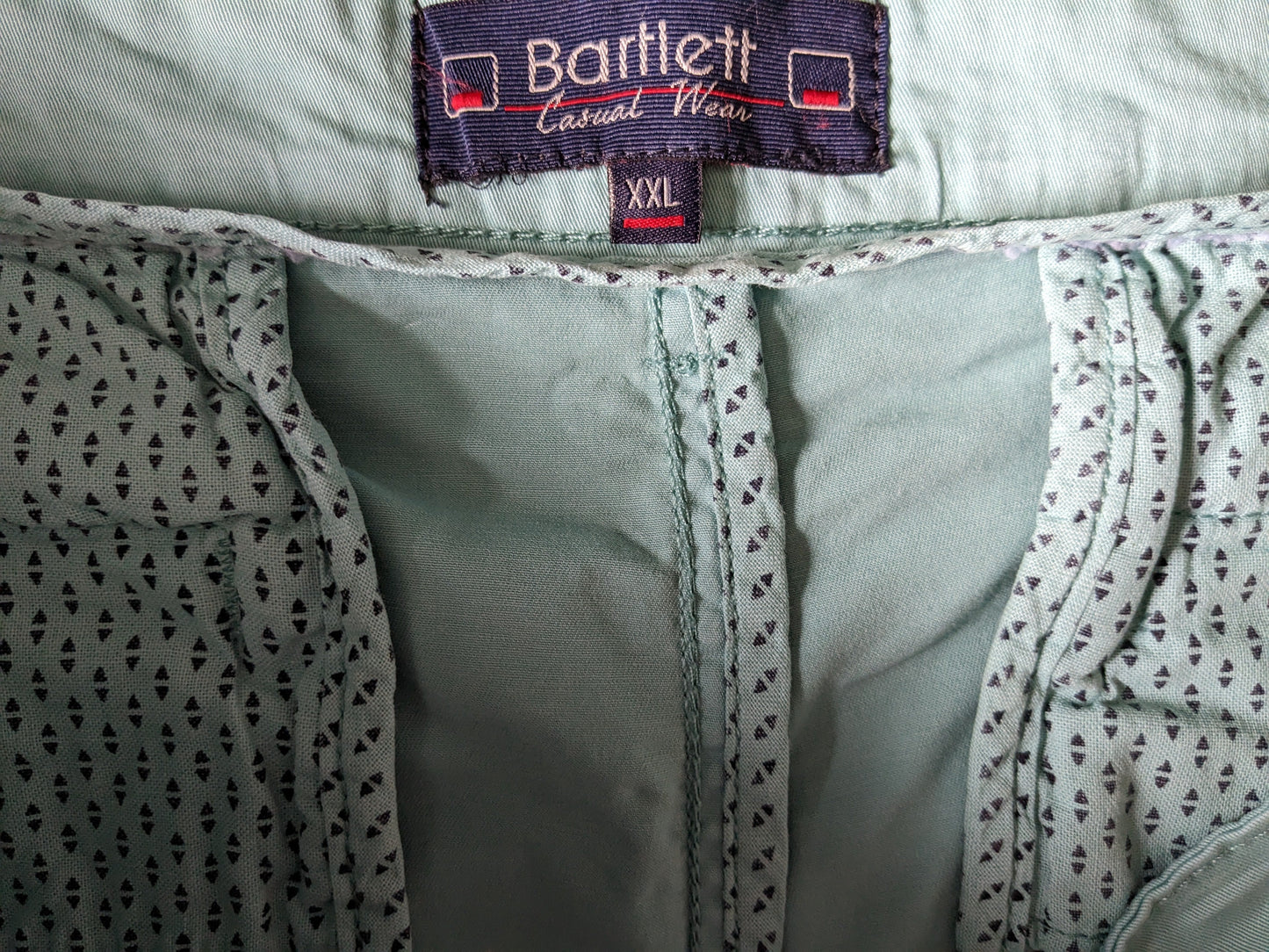 Pantalones cortos de Bartlett. Verde color. Tamaño XXL / 2XL. Estirar.
