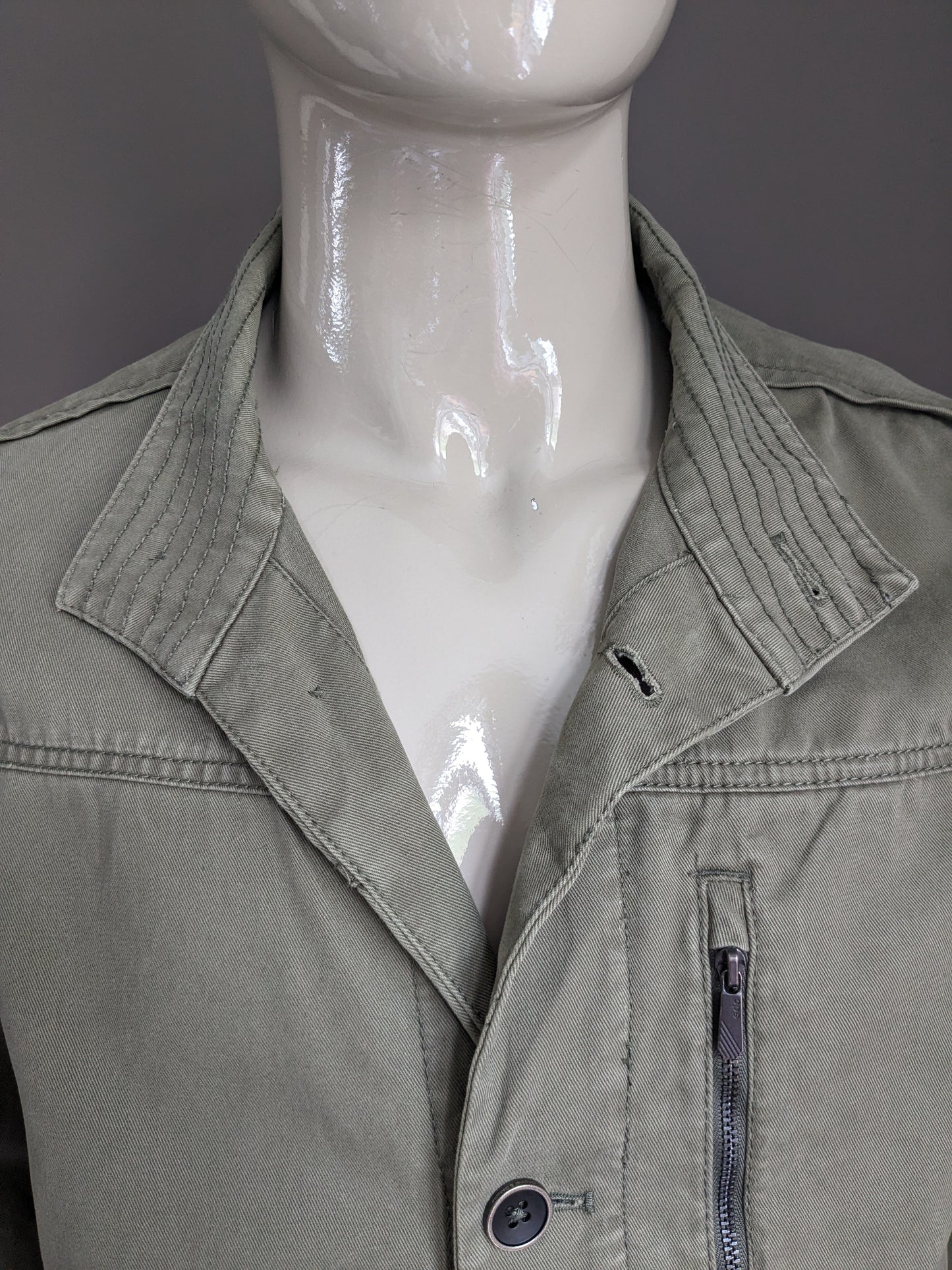 Veste / veste d'été EDC avec boutons. Vert coloré. Taille L.