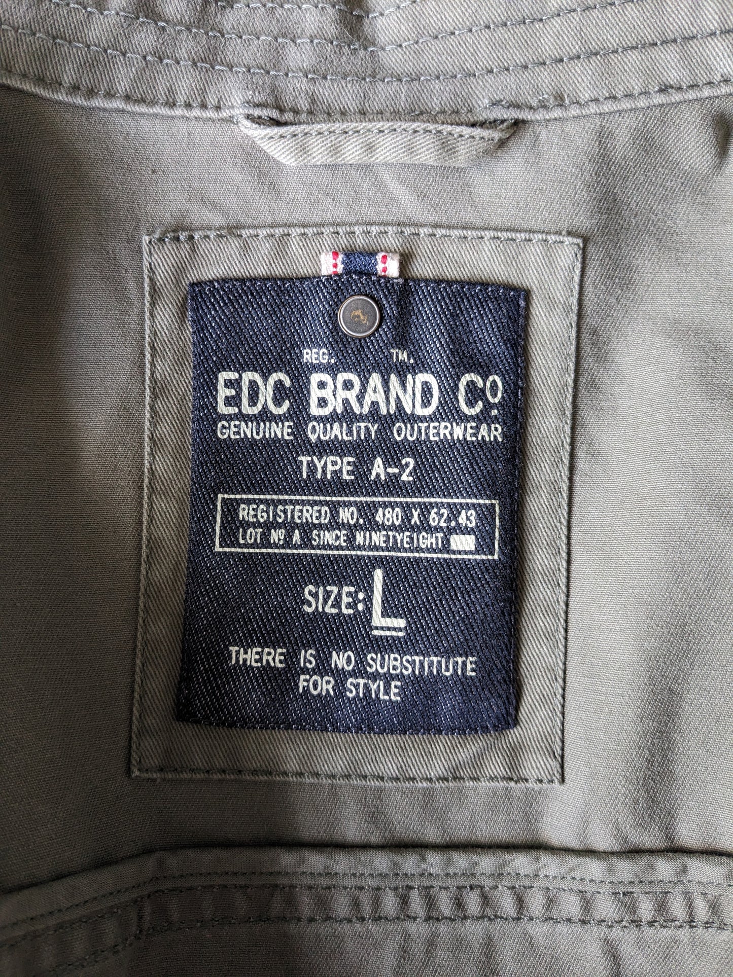Veste / veste d'été EDC avec boutons. Vert coloré. Taille L.