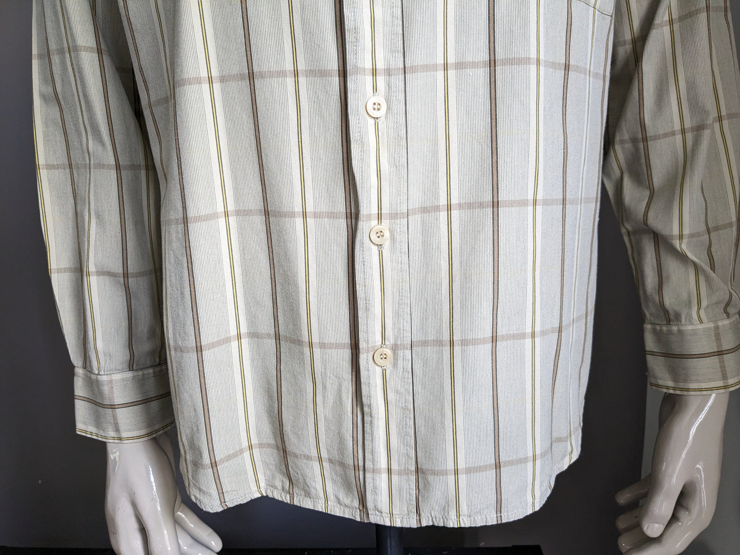 s. Oliver shirt. Beige yellow brown motif. Size L.
