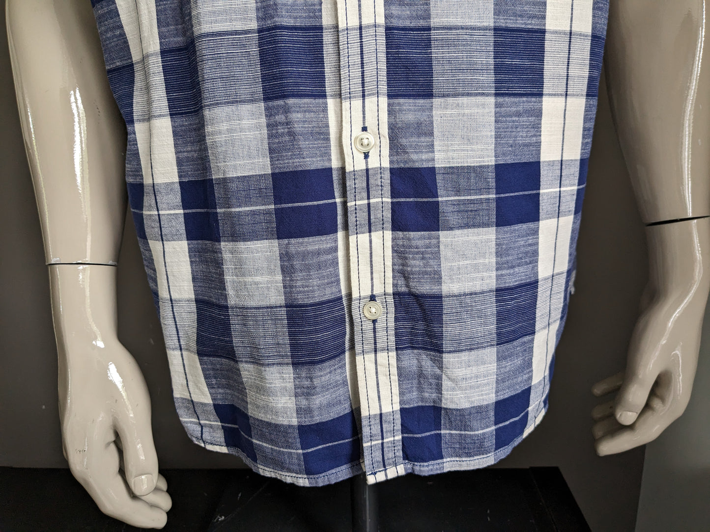 F&F Shirt short sleeve. Blue beige checker. Size XL.