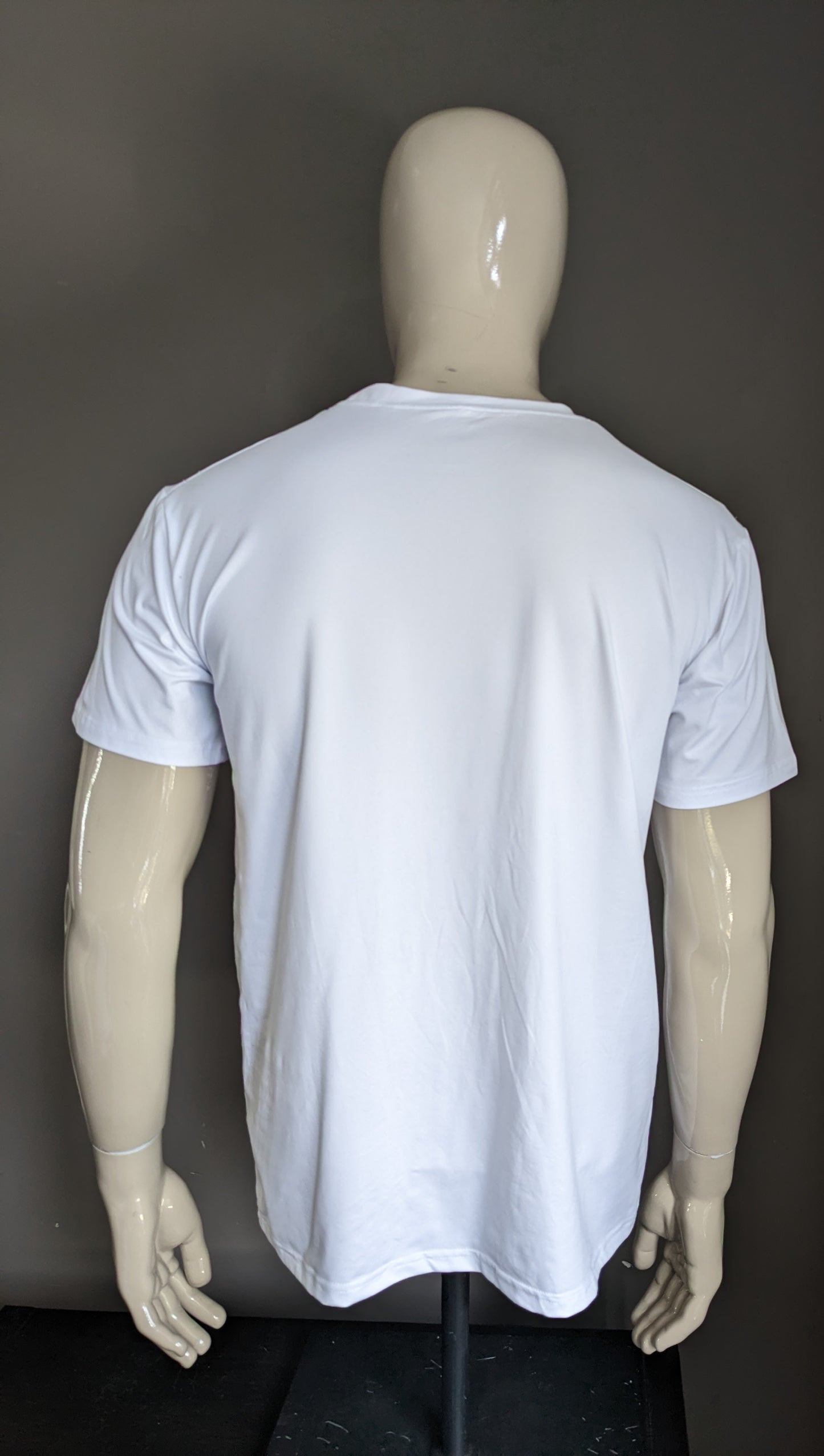 Zelda shirt. White with print. Size L.