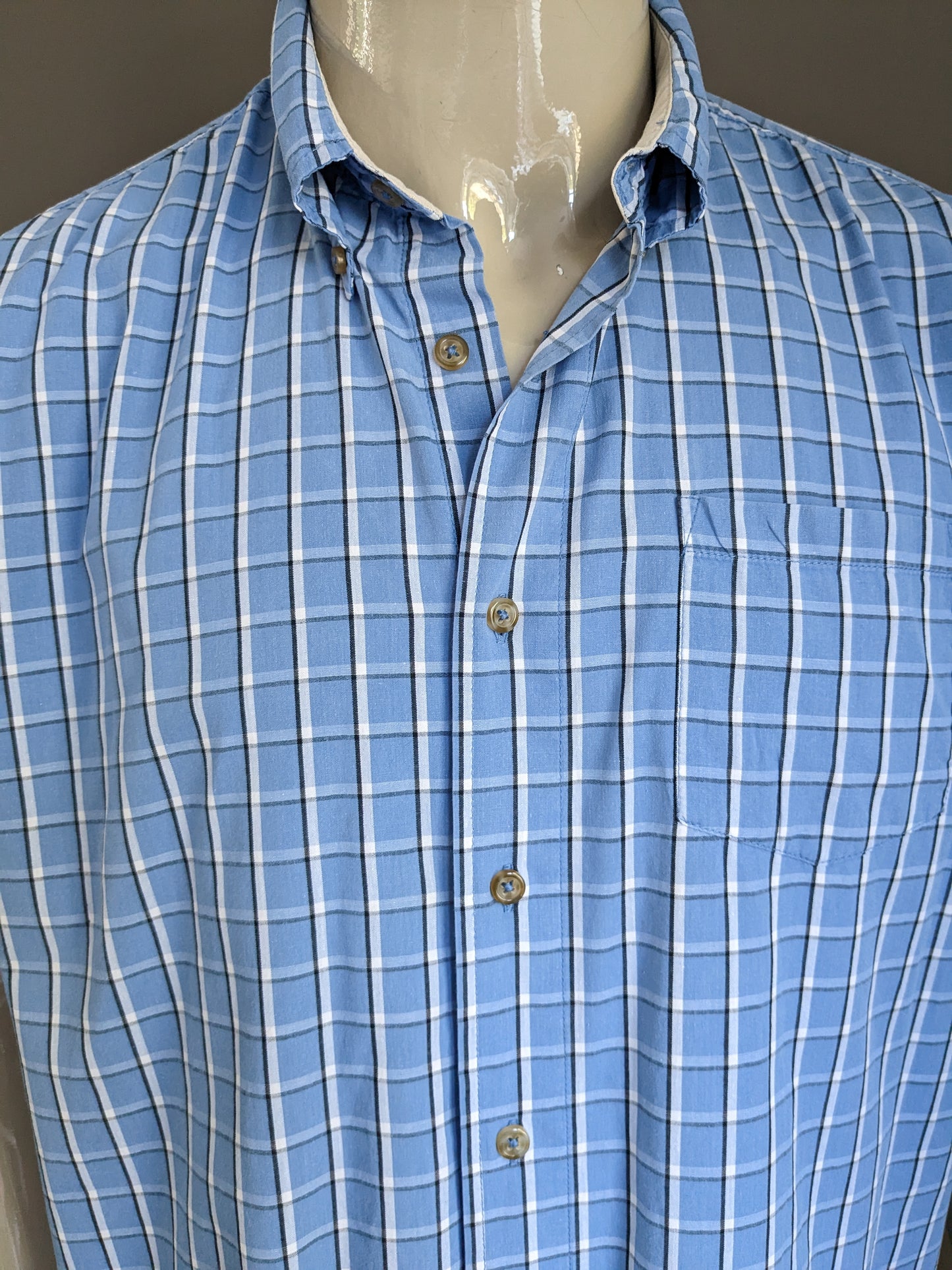 Manche courte de la chemise Wrangler. Bleu blanc vérifié. Taille l / xl.