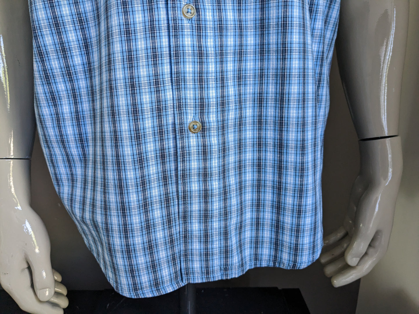 Manche courte de la chemise Wrangler. Blue blanc à carreaux. Taille M / L.