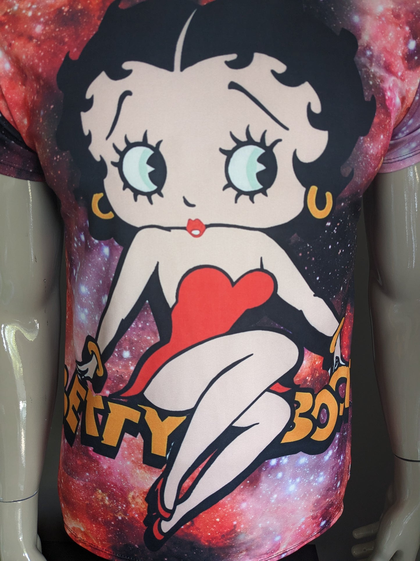 Betty Boop print shirt. Rood Paars gekleurd. Maat S. stretch.