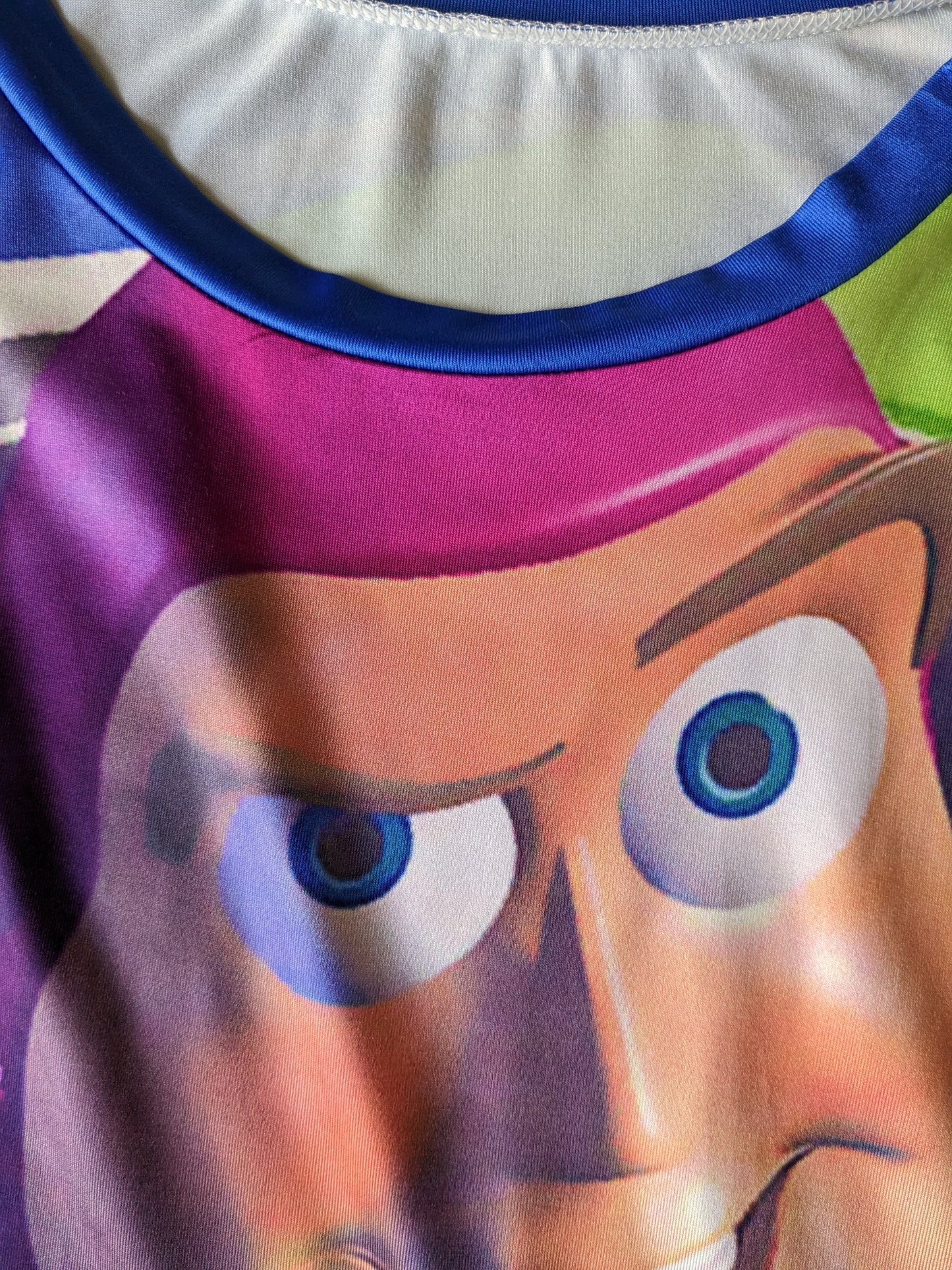 Toy Story Buzz Lightyear shirt. Gekleurde print. Maat L. stretch.