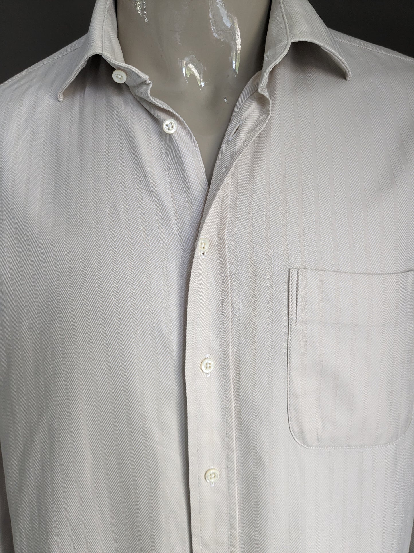 Camisa vintage de Jacques Britt. Motivo a rayas beige. Tamaño xl.