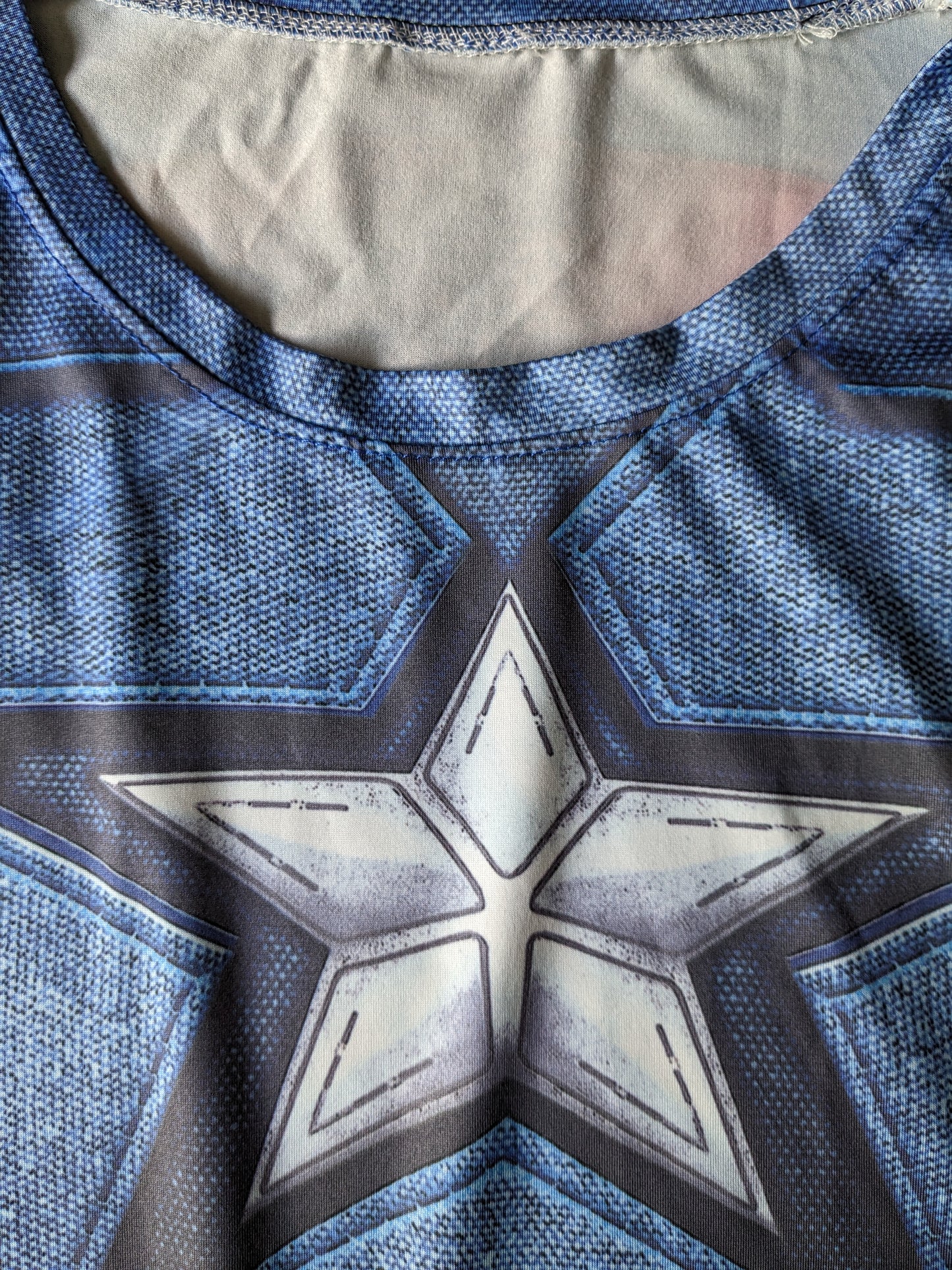Captain America Shirt. Impression bleu blanc rouge. Taille M / L. Stretch.