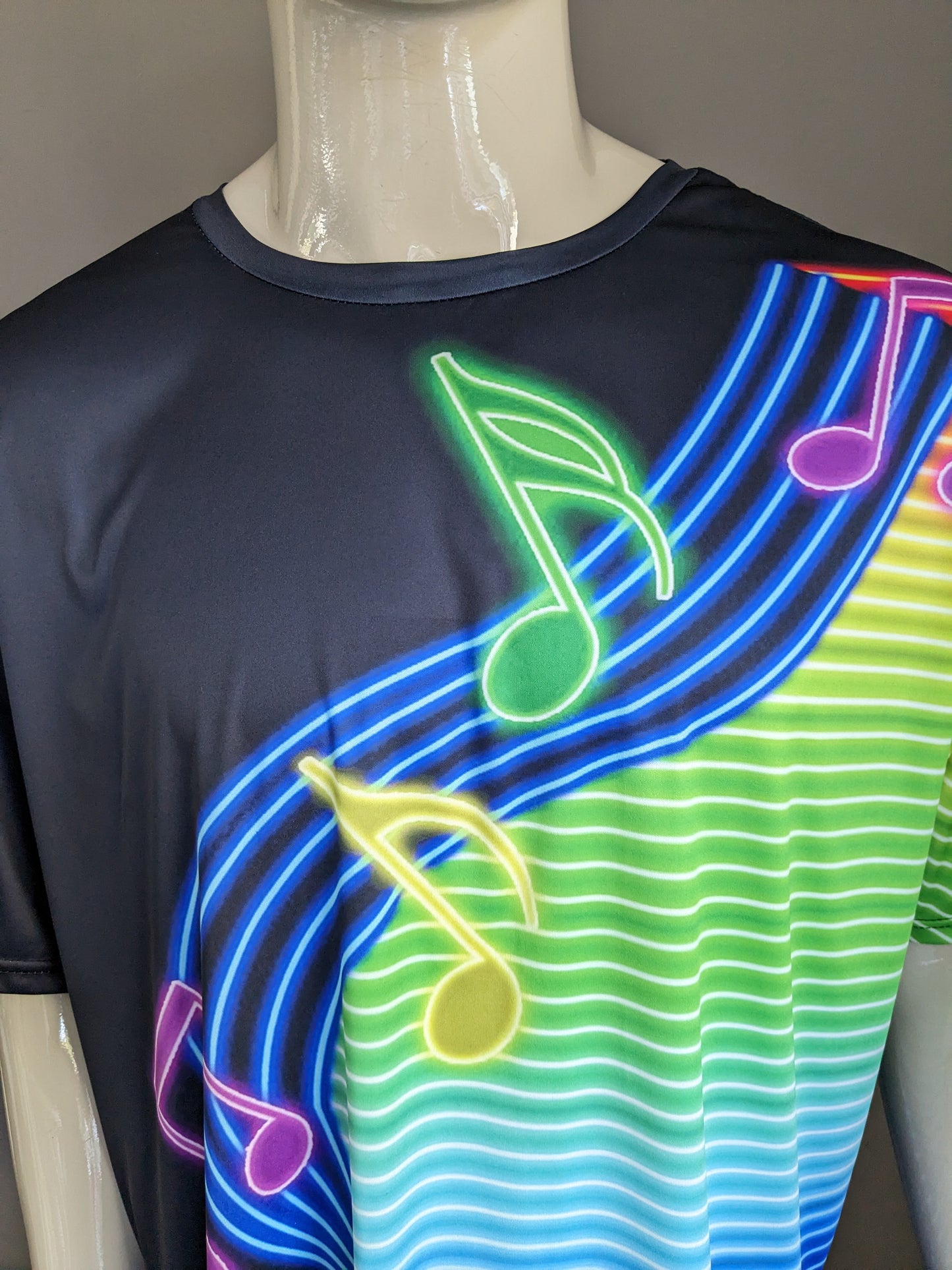 Music Rainbow shirt. Gekleurde music print. Maat 3XL / XXXL. Stretch.