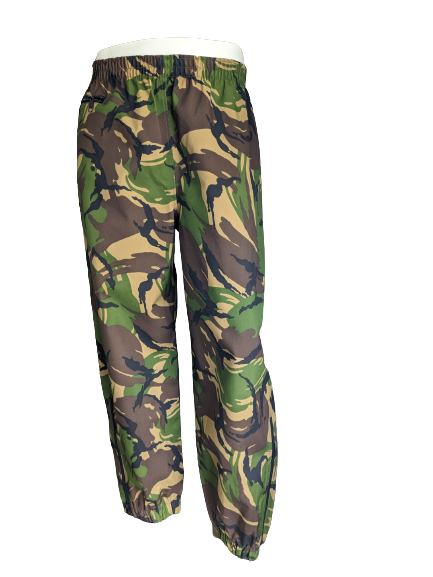 Army / army pants. Water repellent. Brown green black camouflage print. Size M.