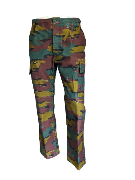 Pantalon de l'armée / de l'armée. Impression de camouflage vert brun. Taille M / L.