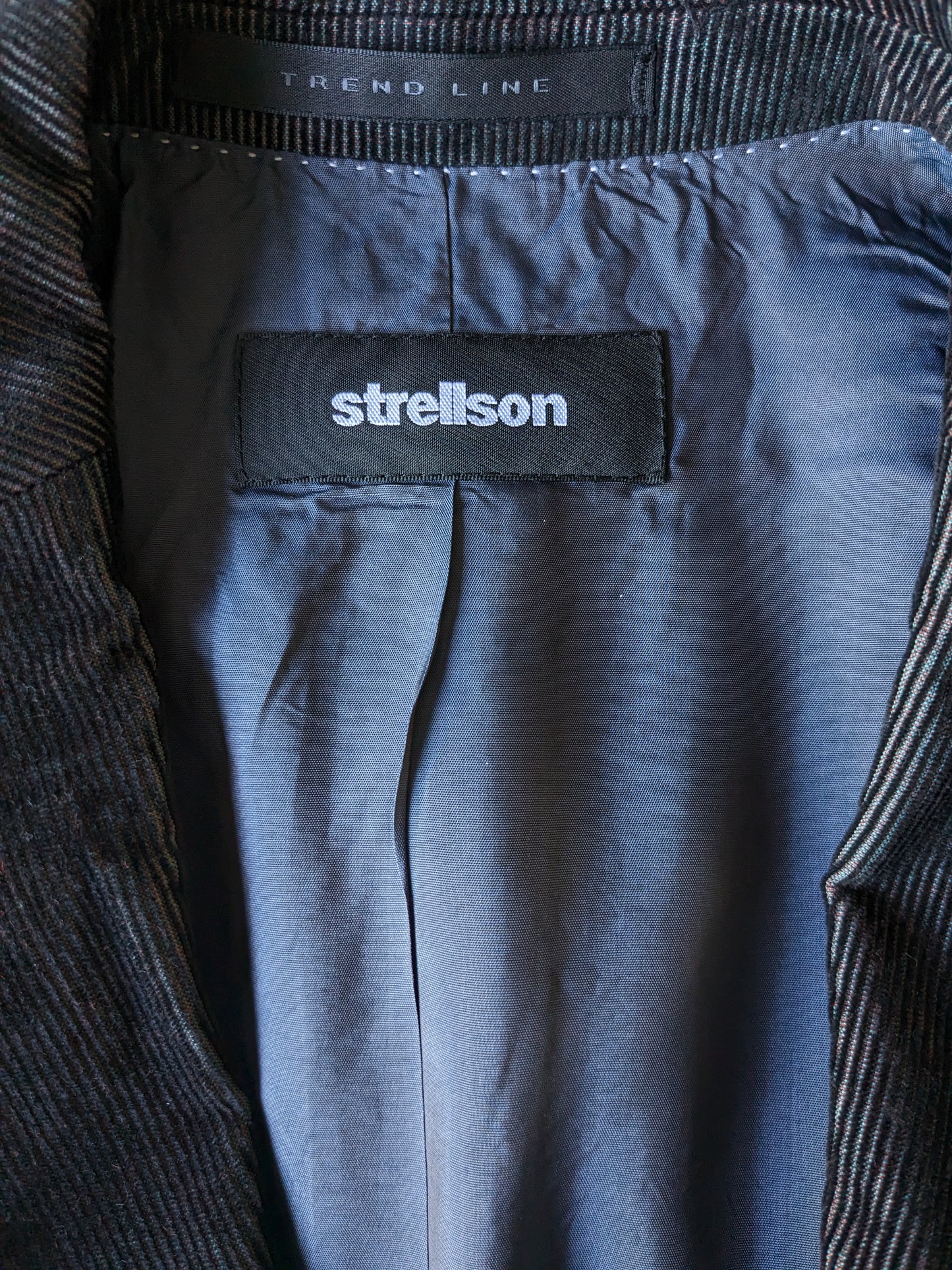 Strellson Trend line Rib Kostuum. Zwart met groen/paarse metallic glans. Maat 46 / S