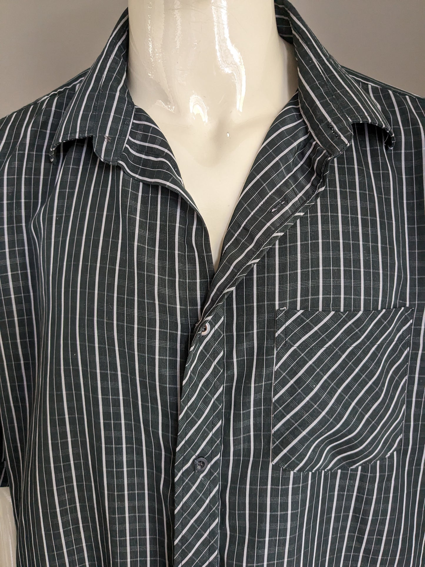 F&F Shirt Short Sleeve. À carreaux gris noir. Taille xxxl / 3xl.