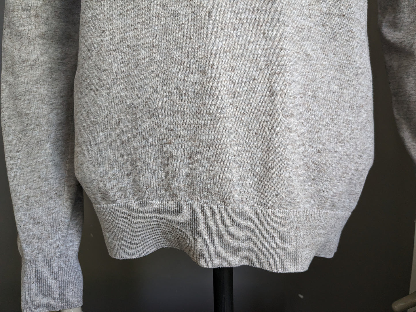 H&M sweater with V-neck. Beige brown mixed. Size M.