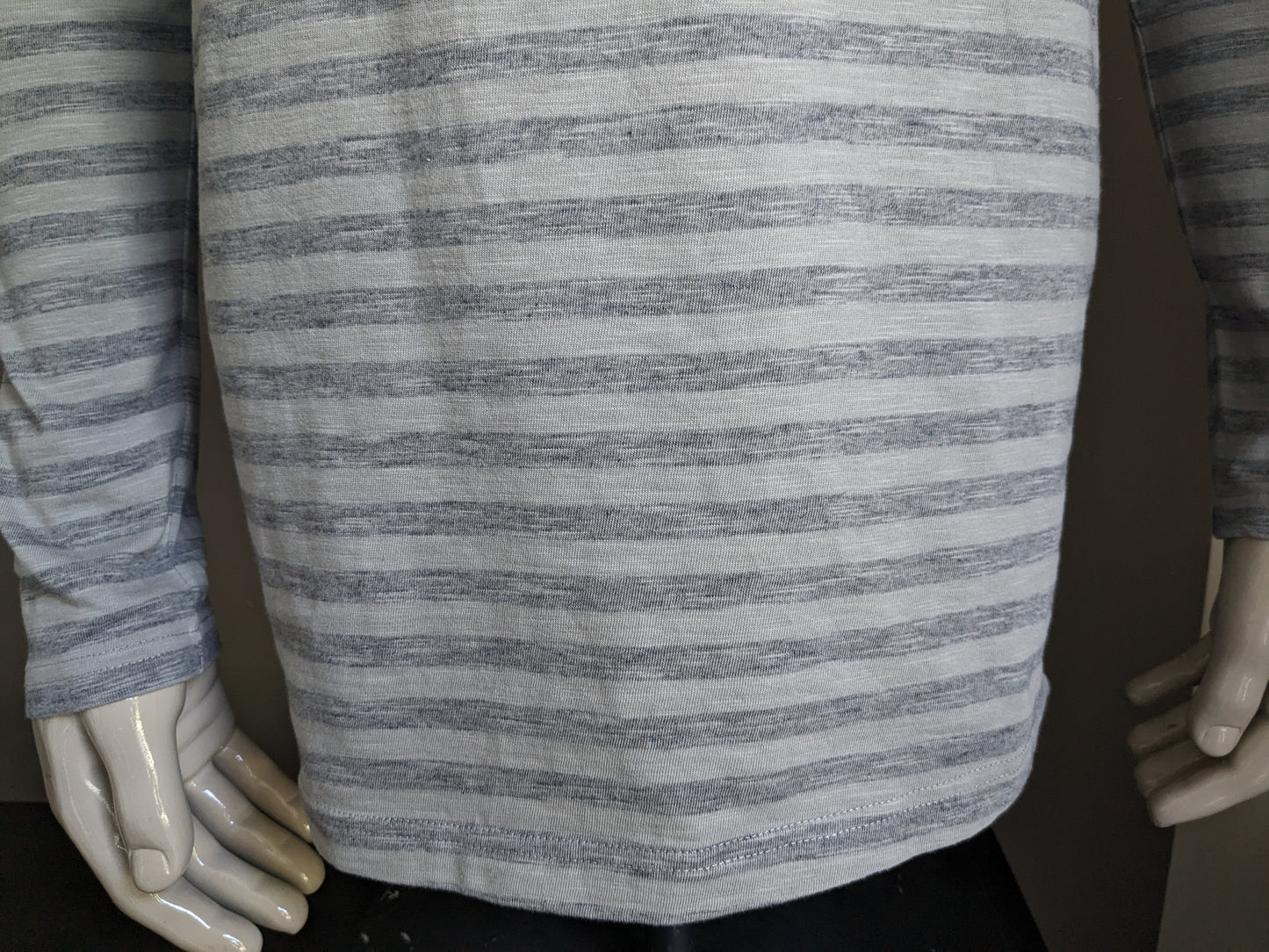 G-Star raw thin sweater. Gray striped. Size L.
