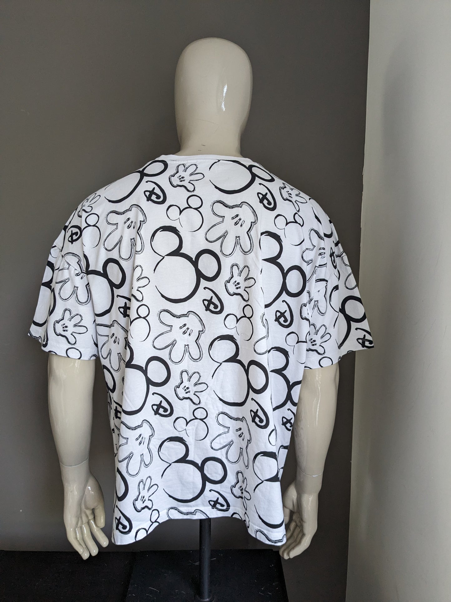 Disney oversizes shirt. Zwart Witte Mickey print. Maat XL.