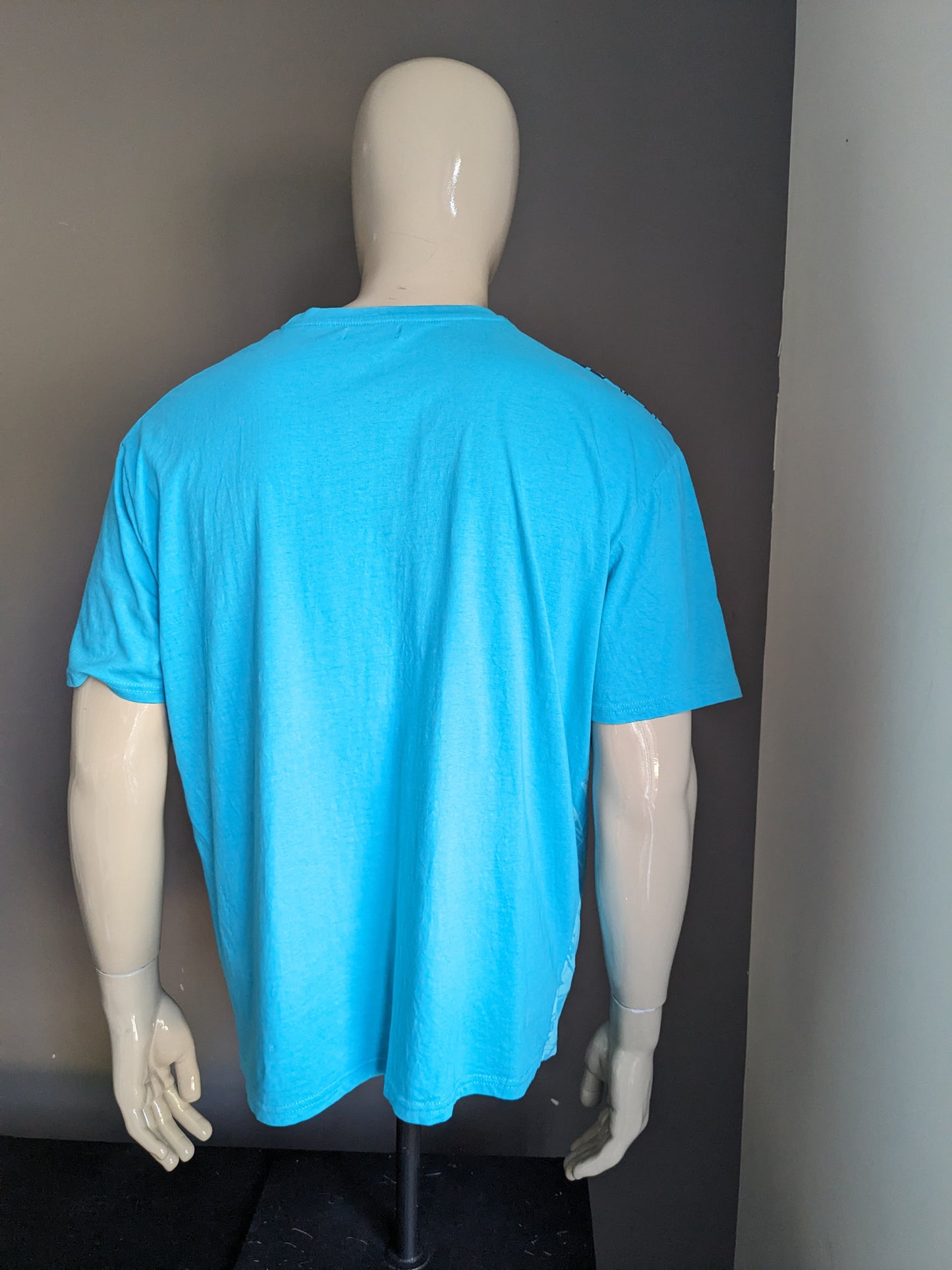 Atlas pour hommes chemise. Bleu avec imprimé. Taille 3xl / xxxl.