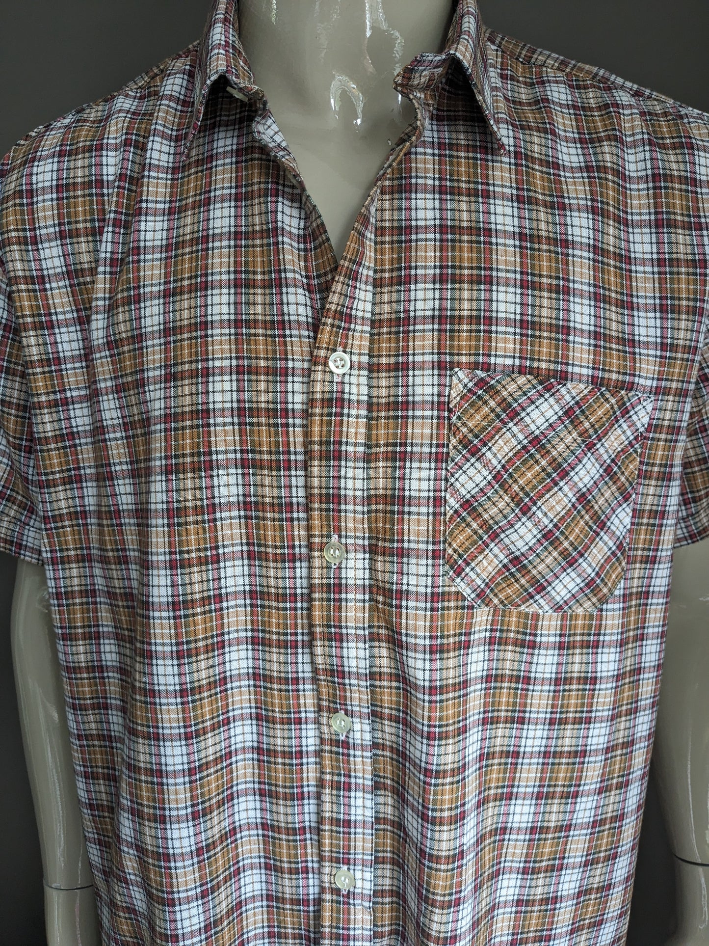 Shelt de chemise vintage des années 70 à manches courtes. Rouge vert brun vérifié. Taille xxl / 2xl.