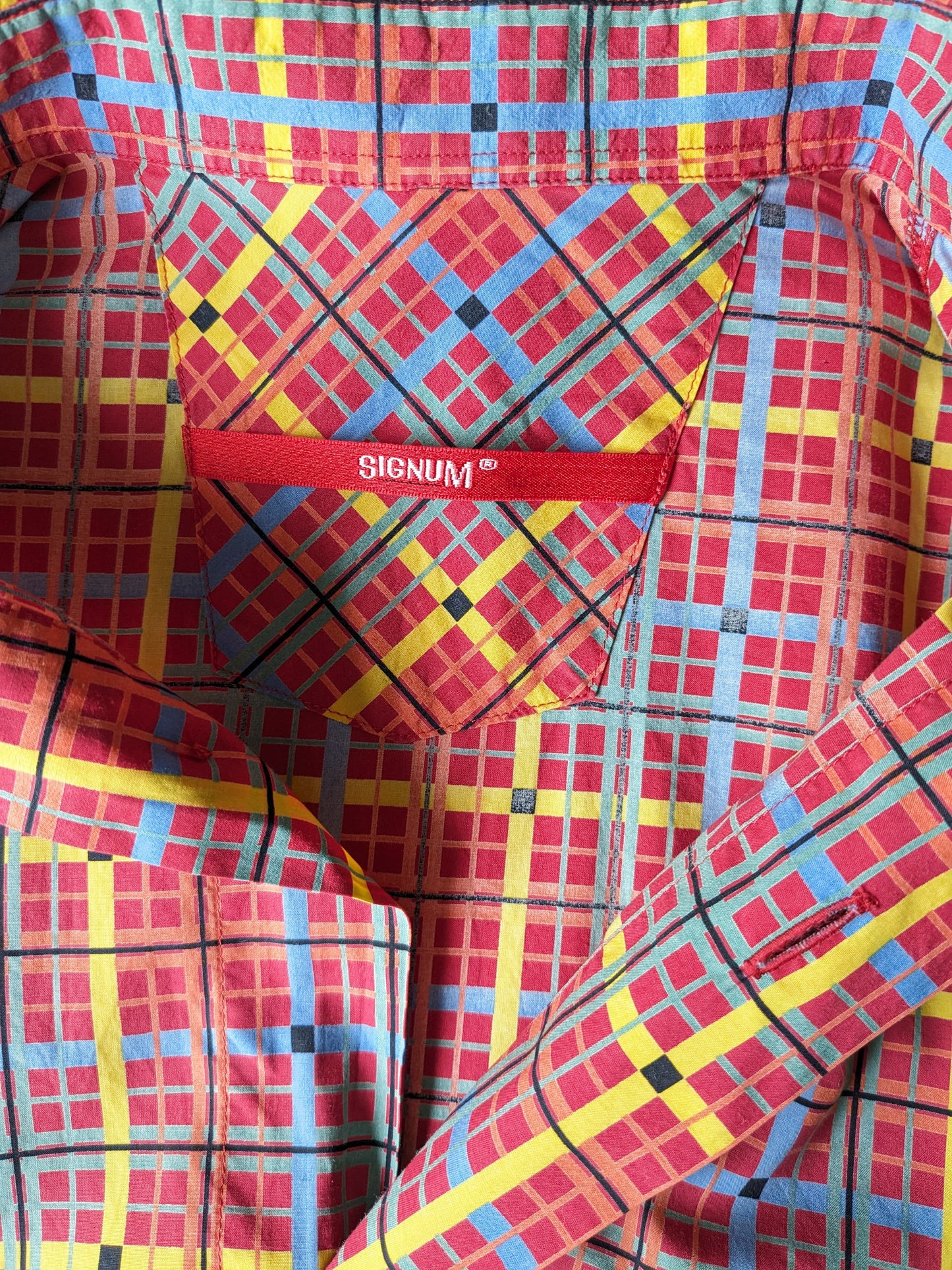 Vintage signum shirt short sleeve, larger buttons. Orange red blue yellow checked. Size XL.