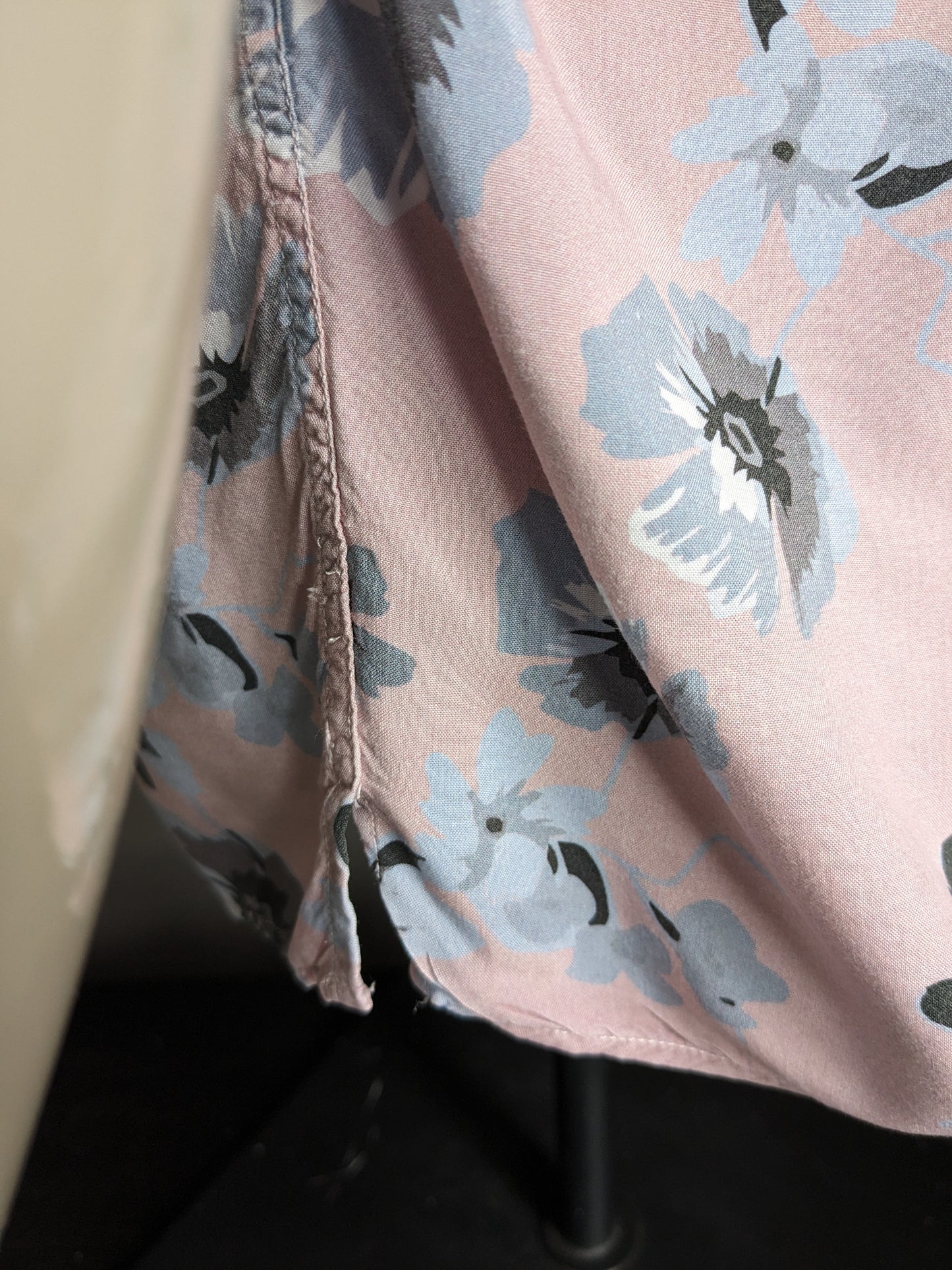 Shirt manica corta di Zara Man. Floreale rosa grigio. Taglia M. Slimt fit.