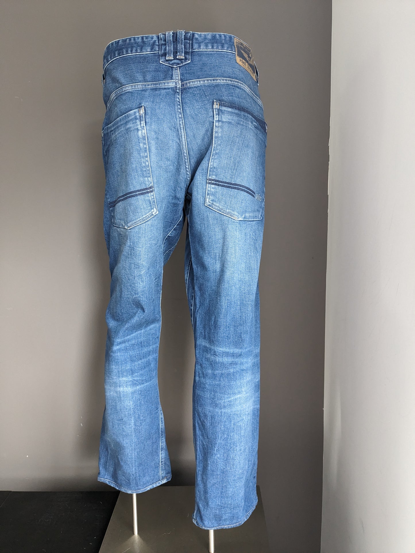 PME Legend Commander jeans. Blauw gekleurd. Regular. Maat W40 - L26. netjes ingekort.